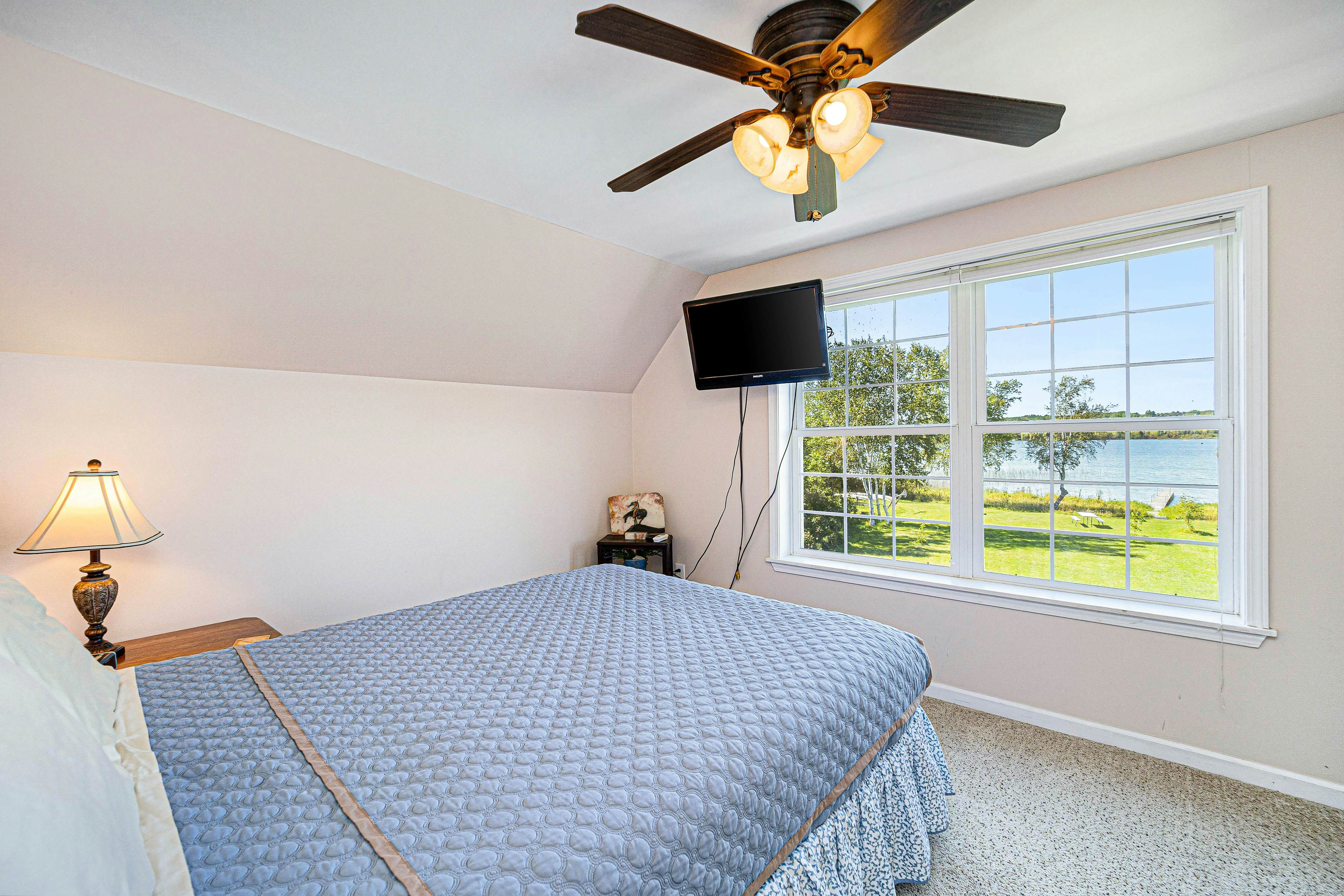 Summerside Dreams 5 BD Alanson, MI Vacation Rental Vacasa