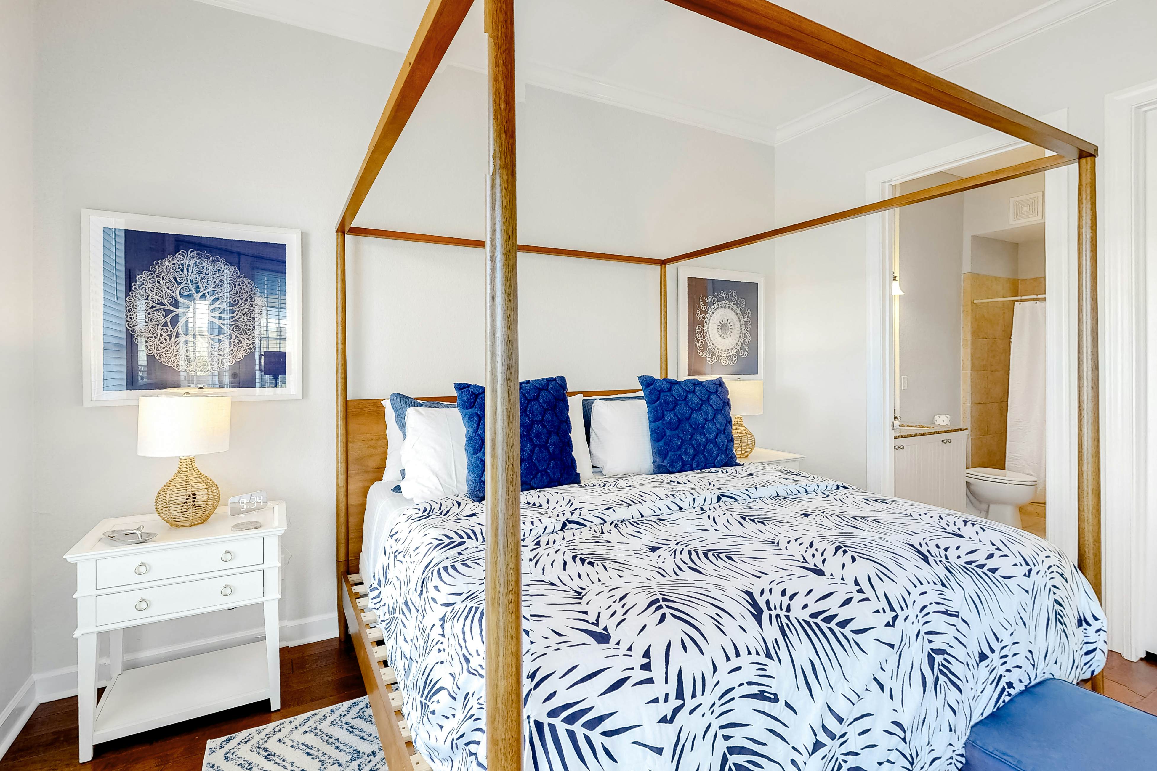 Crystal Cove #301 Wine Down