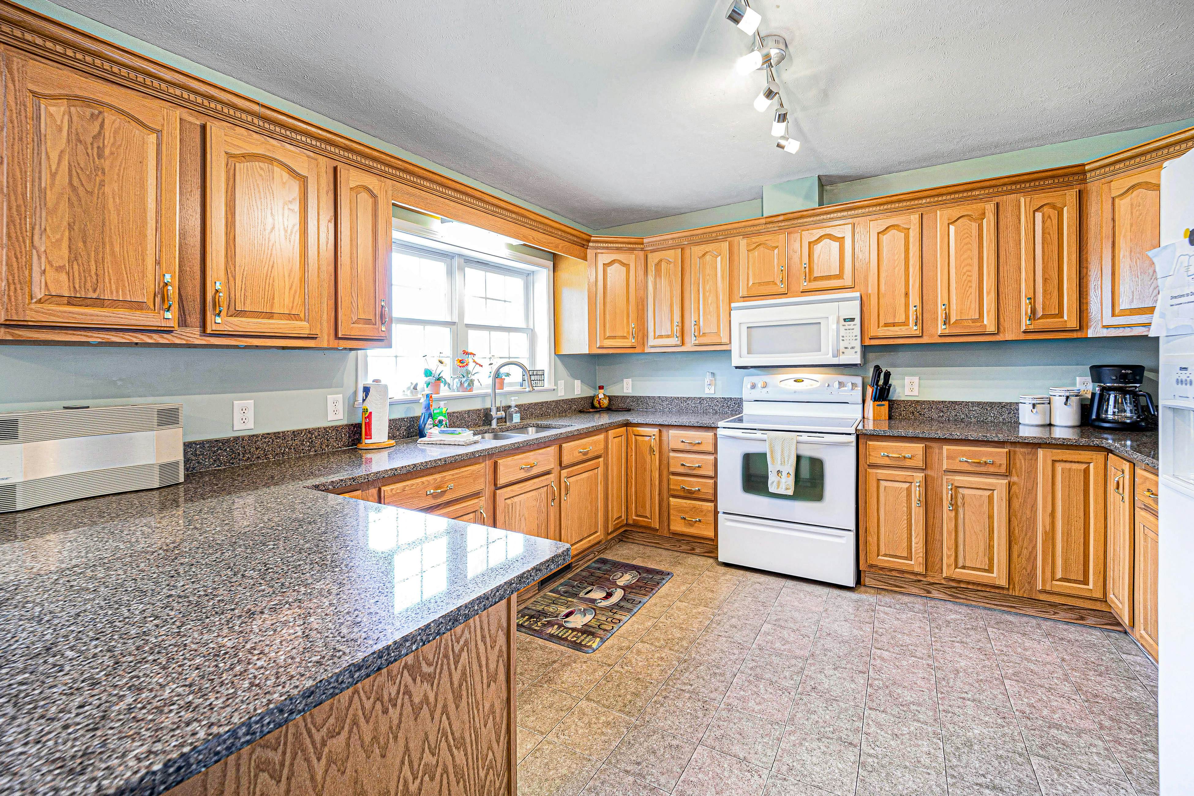 Summerside Dreams 5 BD Alanson, MI Vacation Rental Vacasa