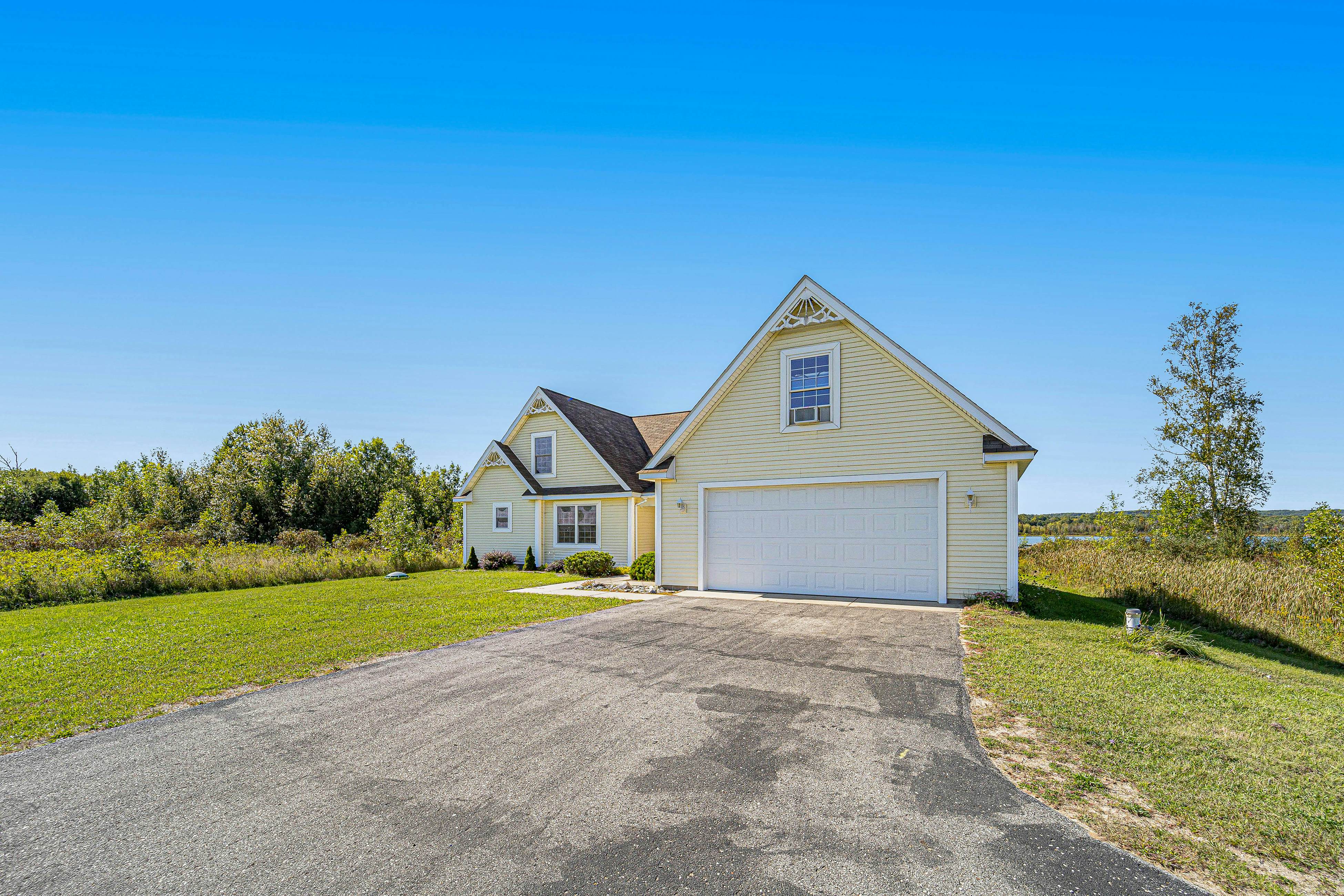 Summerside Dreams 5 BD Alanson, MI Vacation Rental Vacasa