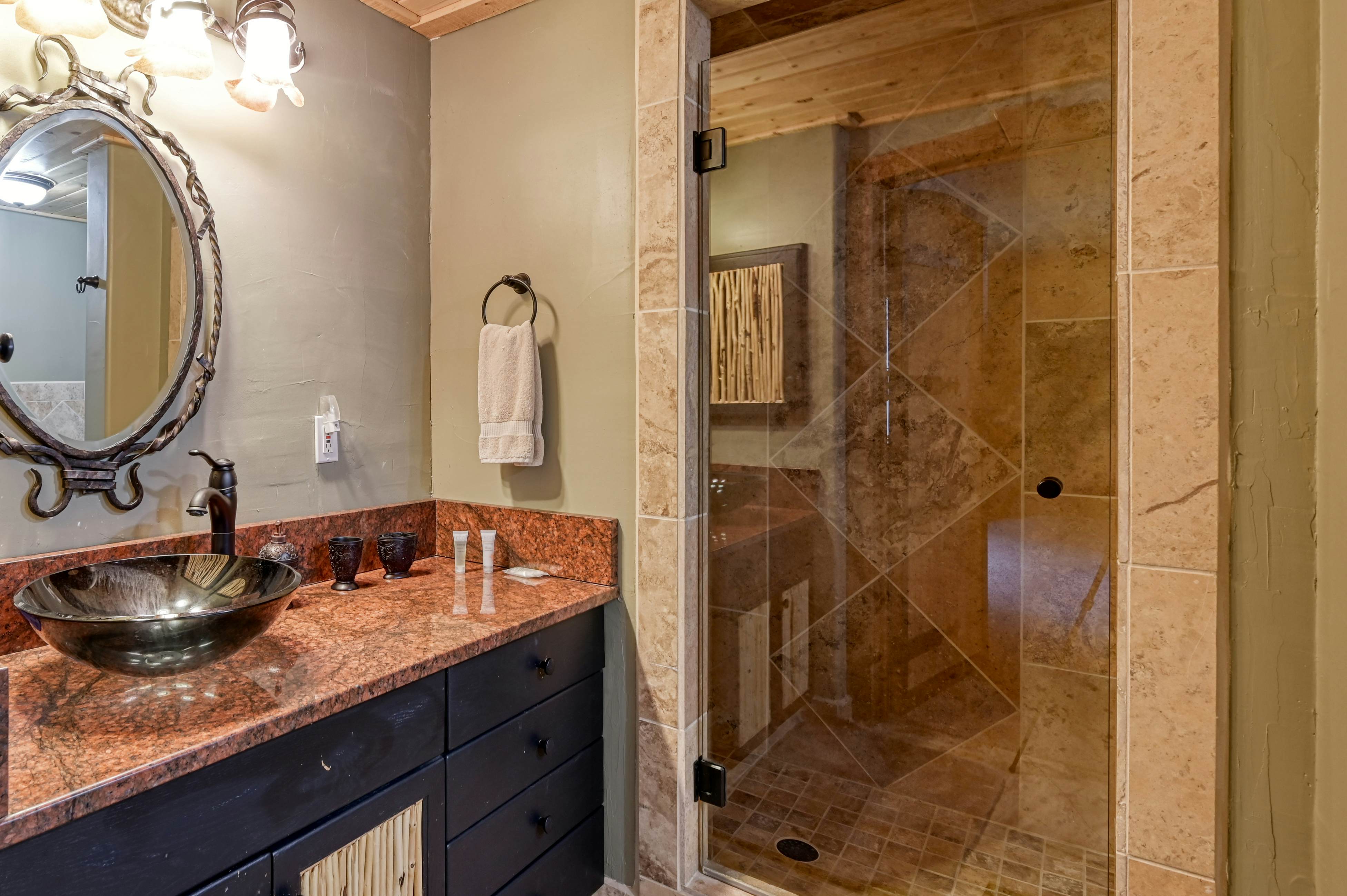 Casa Grande - the Palace in the Pines