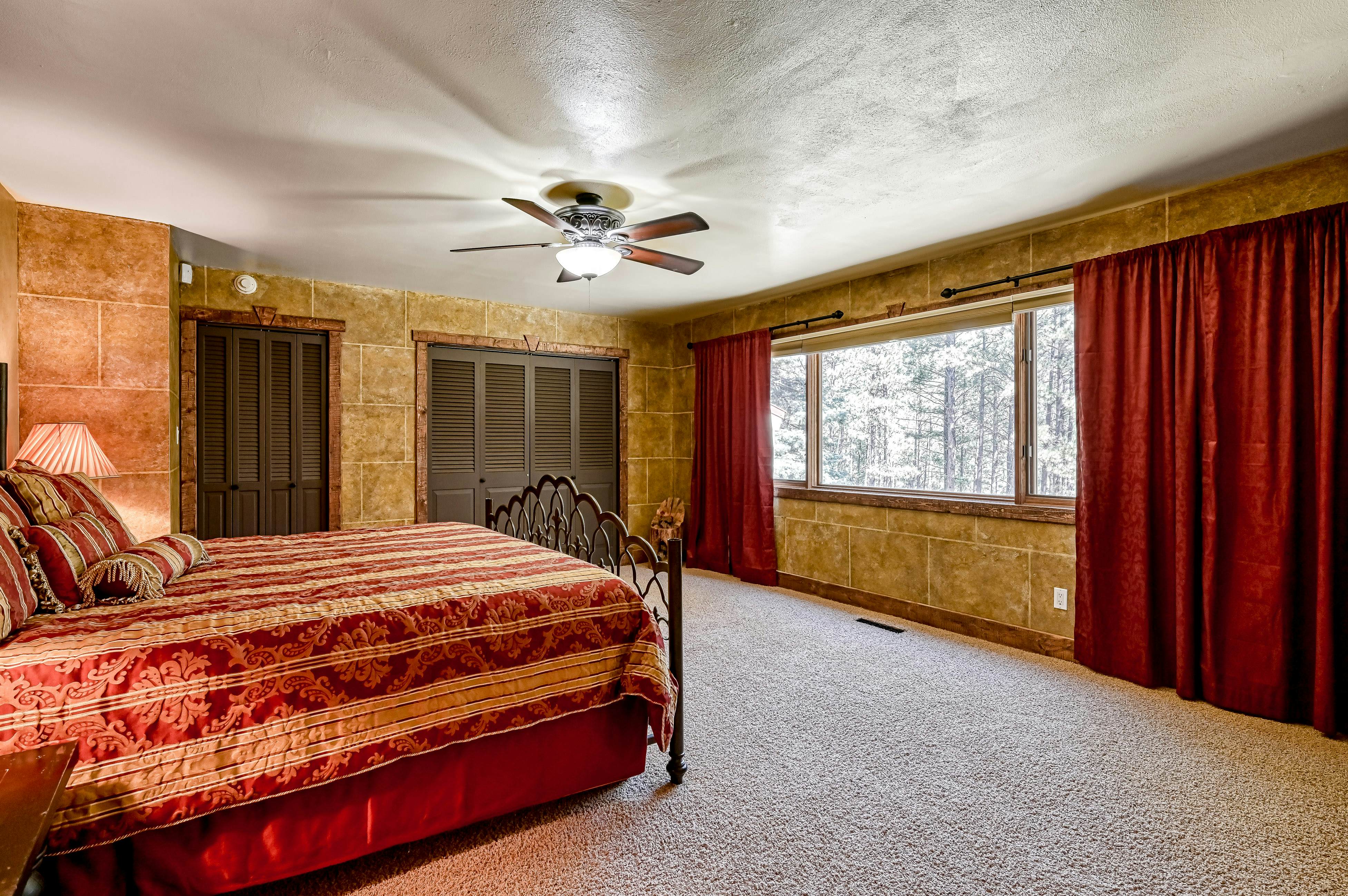 Casa Grande - the Palace in the Pines