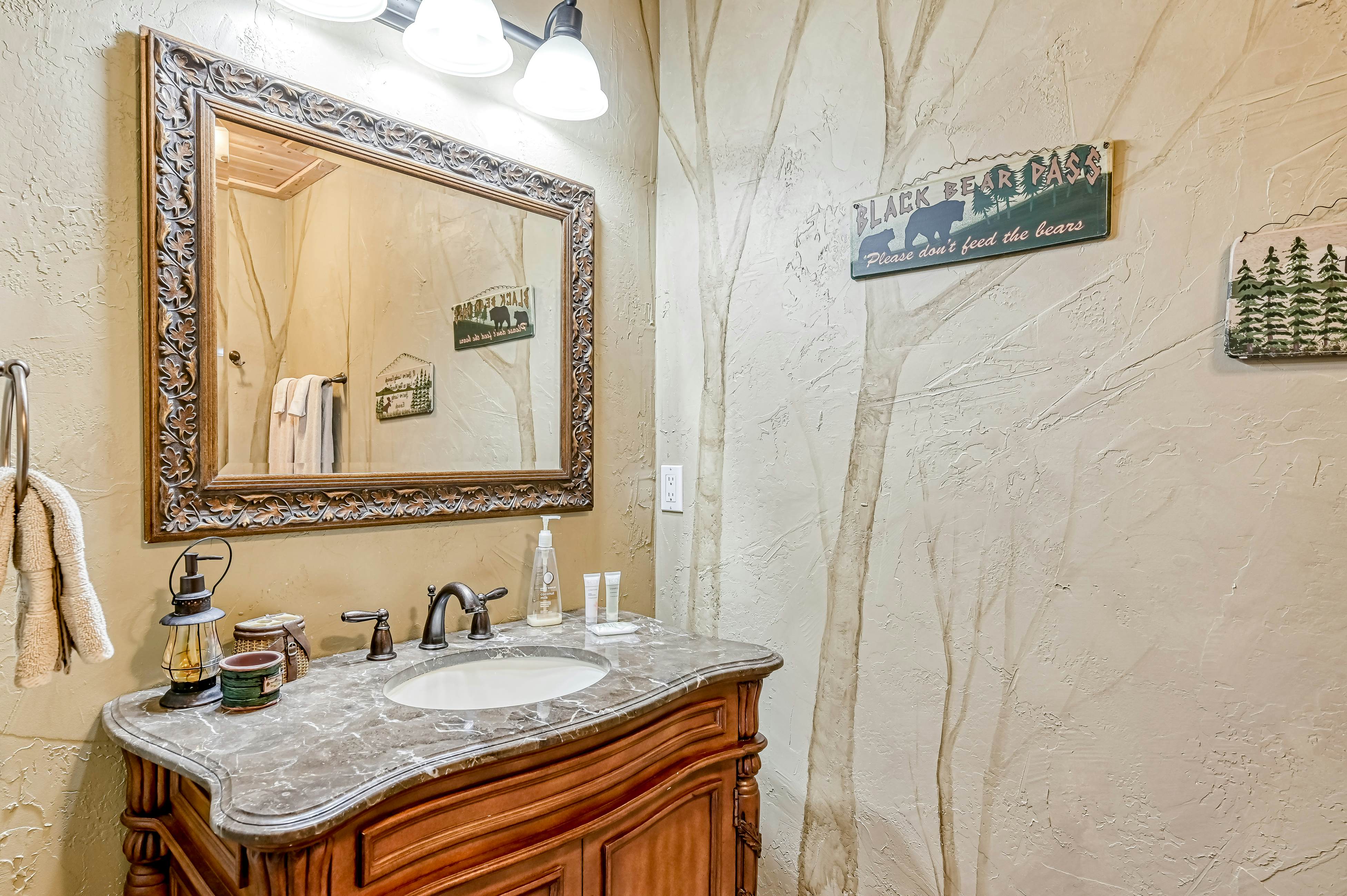 Casa Grande - the Palace in the Pines