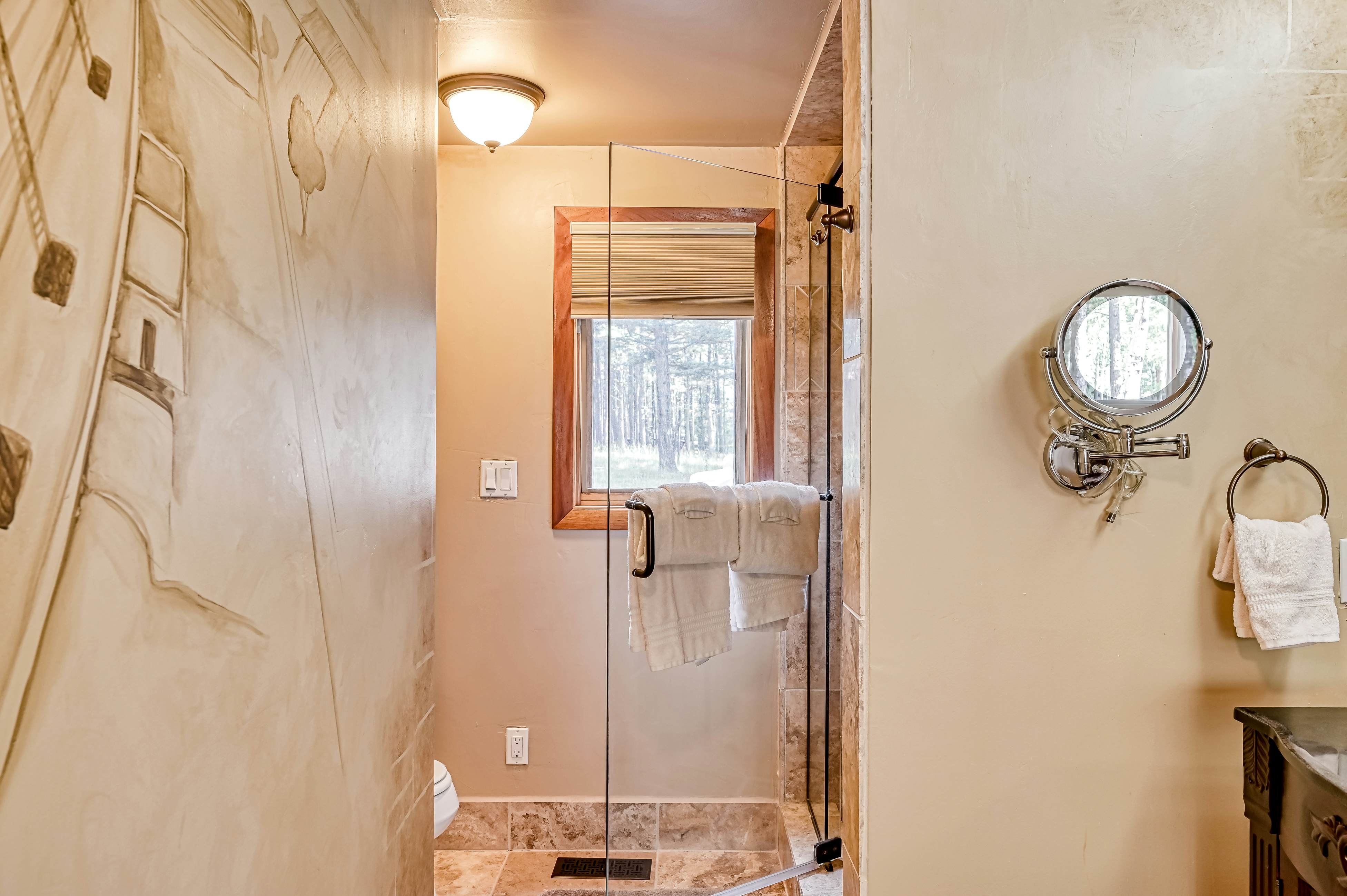 Casa Grande - the Palace in the Pines