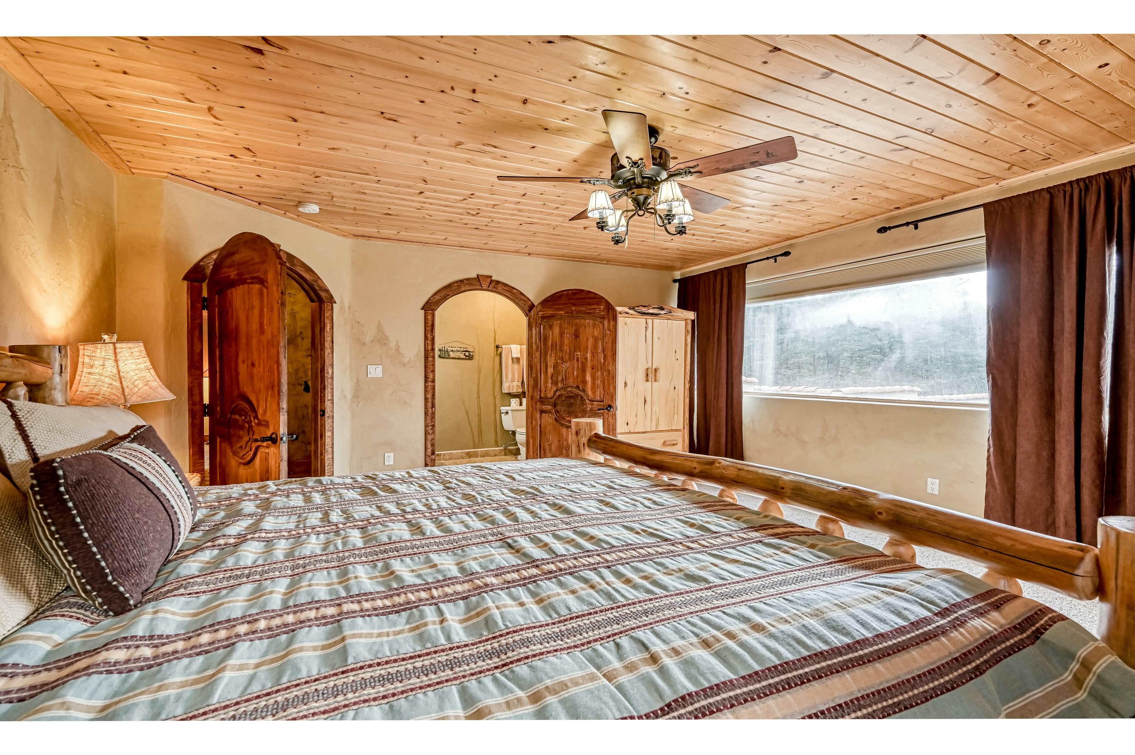 Casa Grande - the Palace in the Pines