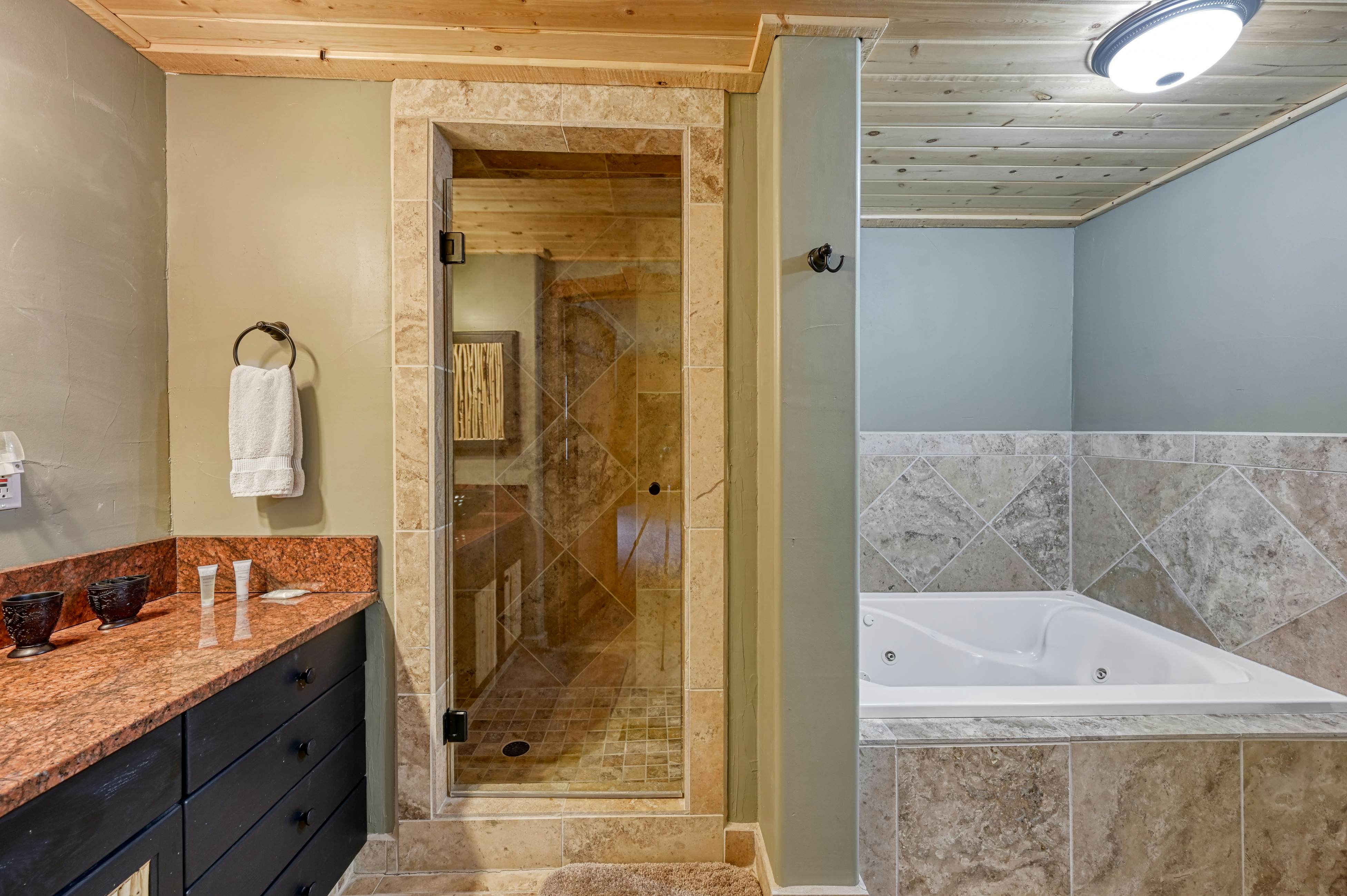 Casa Grande - the Palace in the Pines