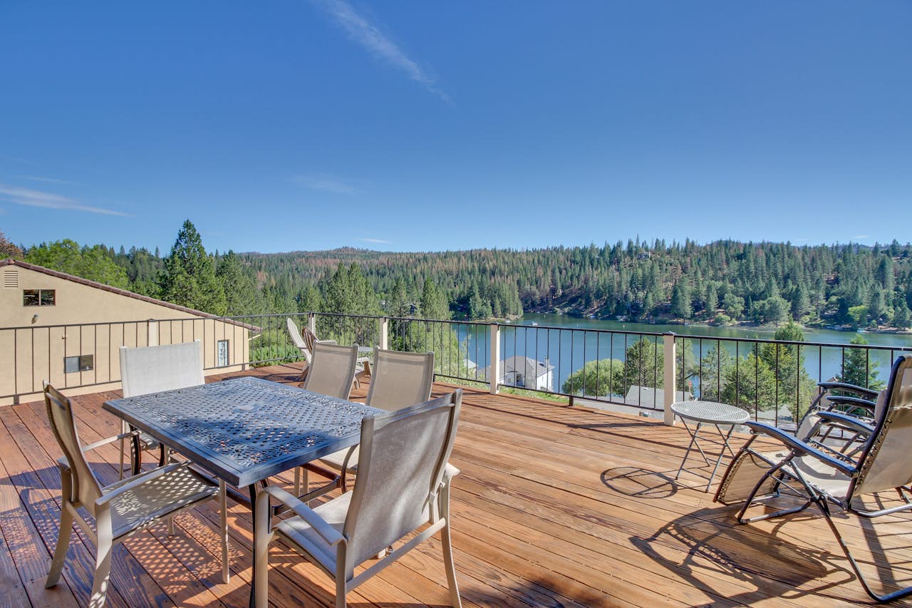 Lake View Leisure (03/211) 3 BD Vacation Rental in Groveland, CA Vacasa