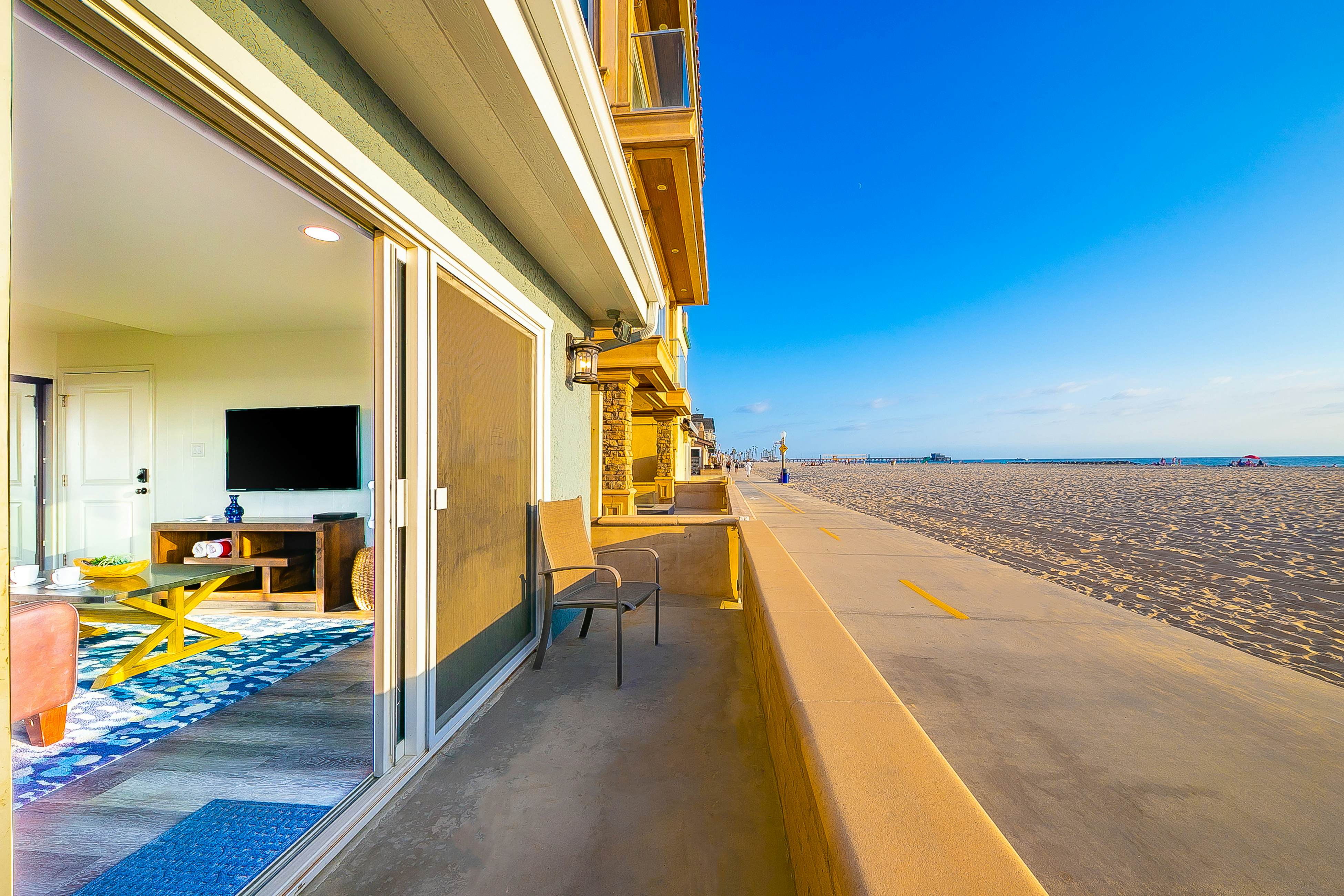 Wonderful Beachfront Beach house 2 BD Newport Beach, CA Vacation