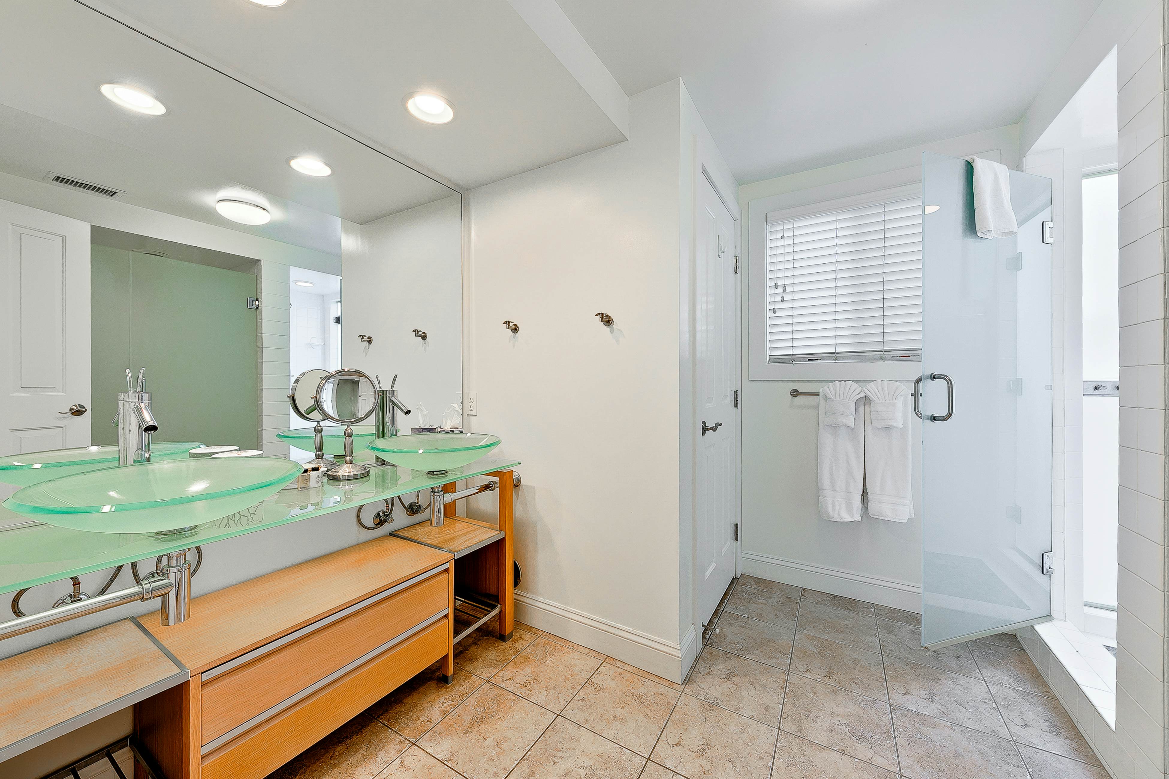 Tommy Bahama Beach Rd I