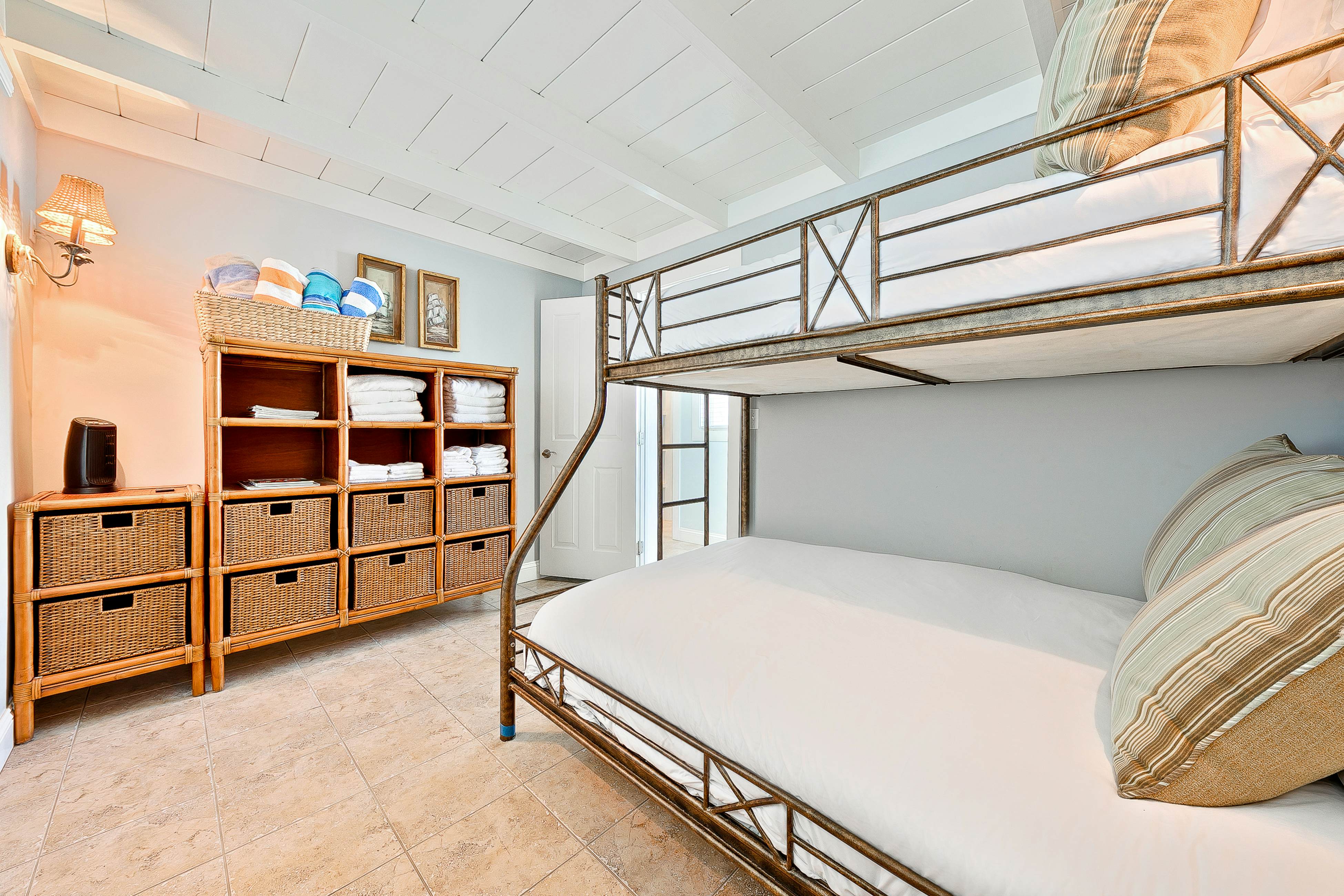 Tommy Bahama Beach Rd I