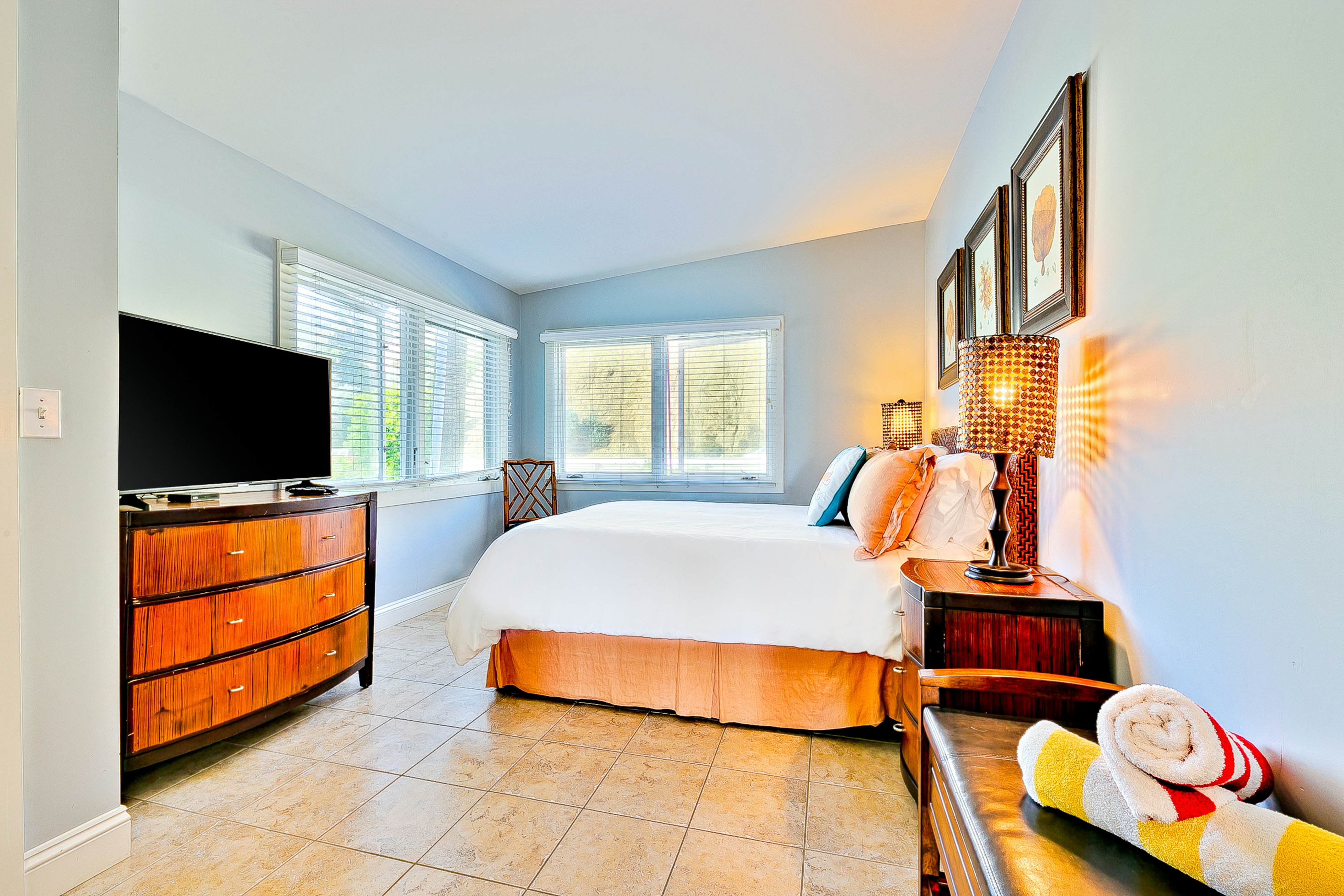 Tommy Bahama Beach Rd II