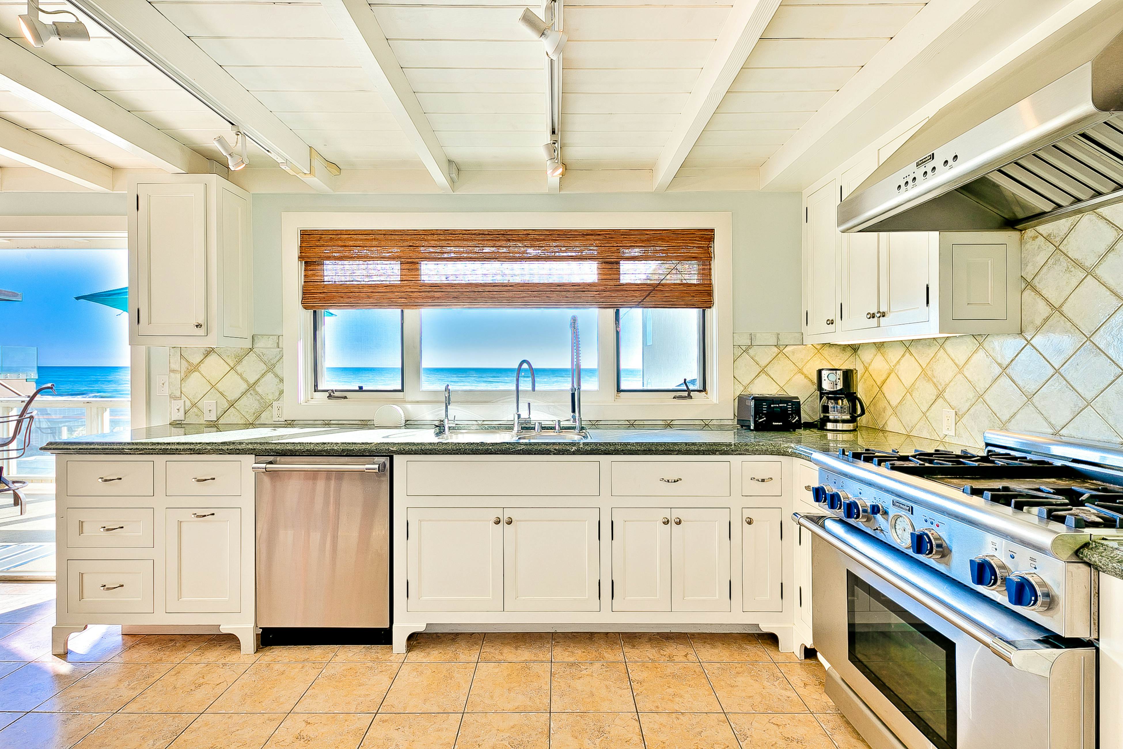 Tommy Bahama Beach Rd II