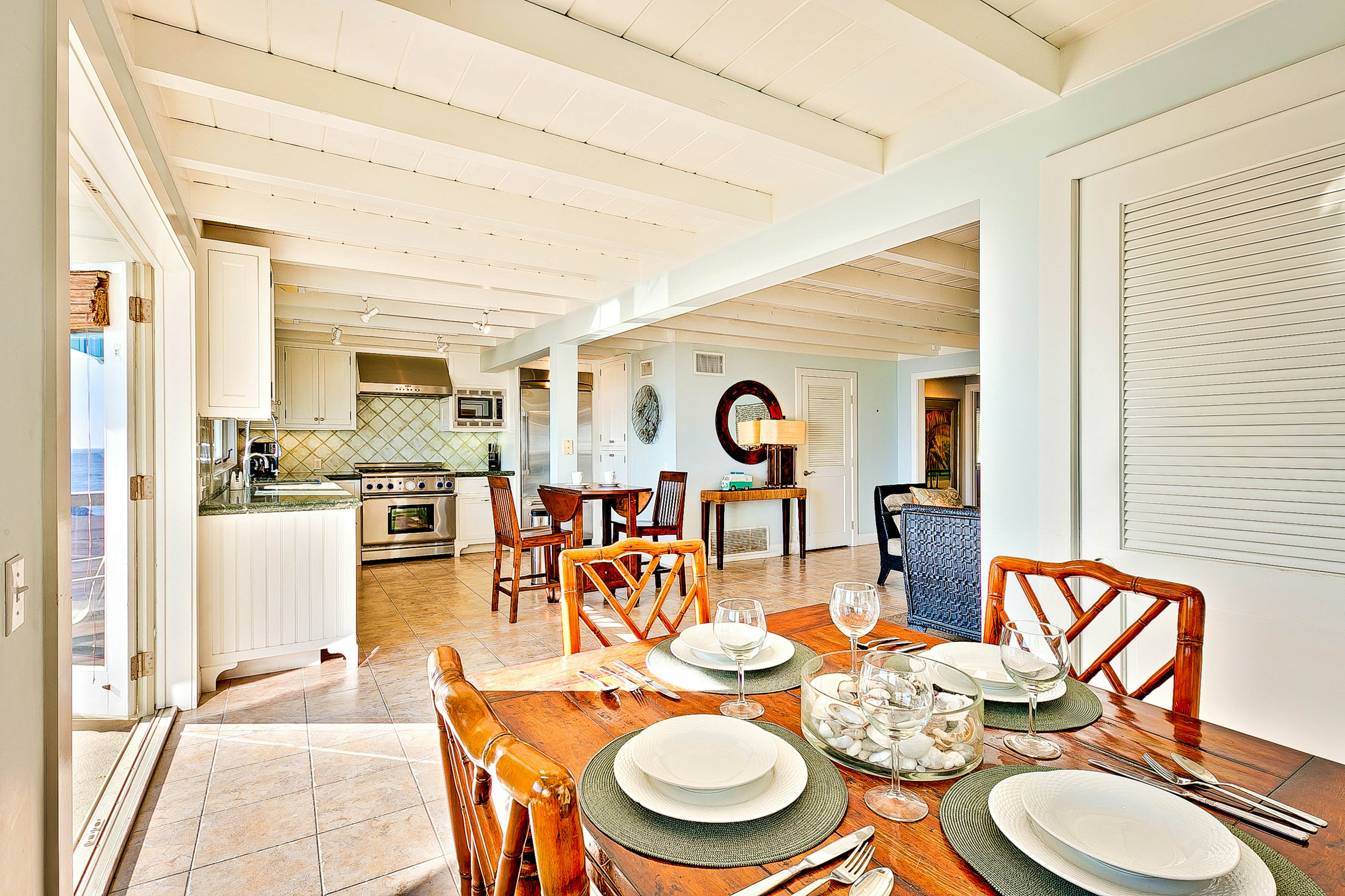 Tommy Bahama Beach Rd II