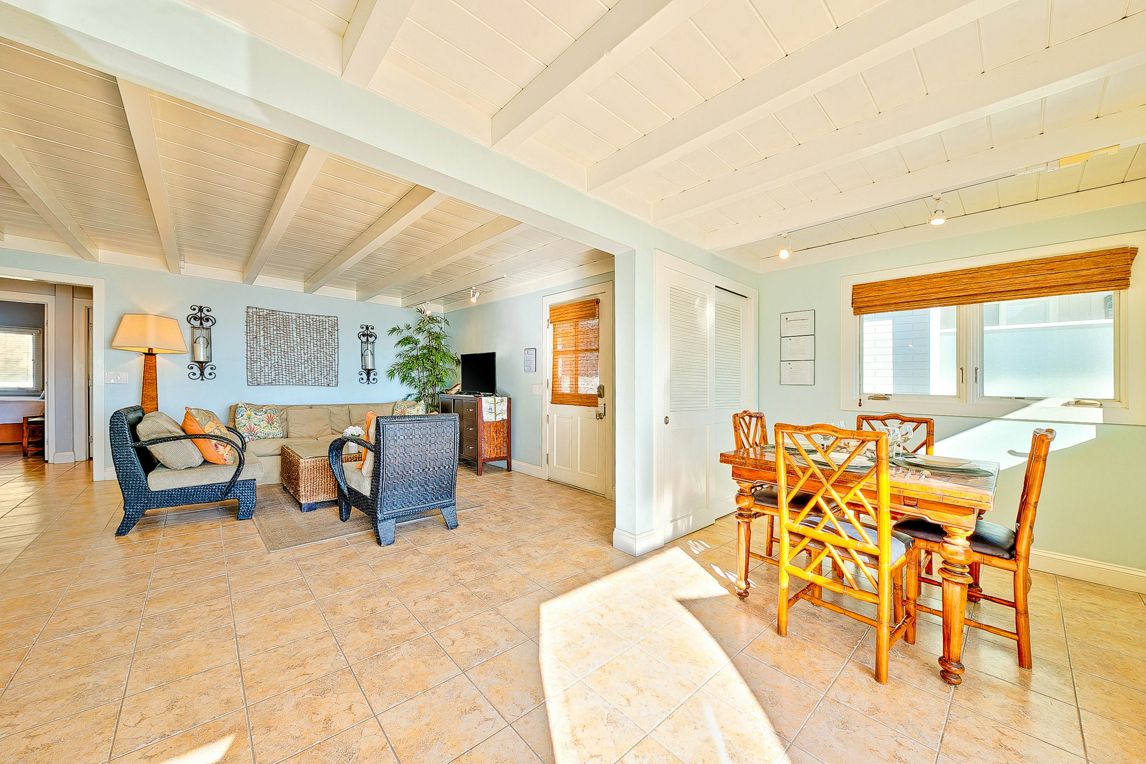 Tommy Bahama Beach Rd II