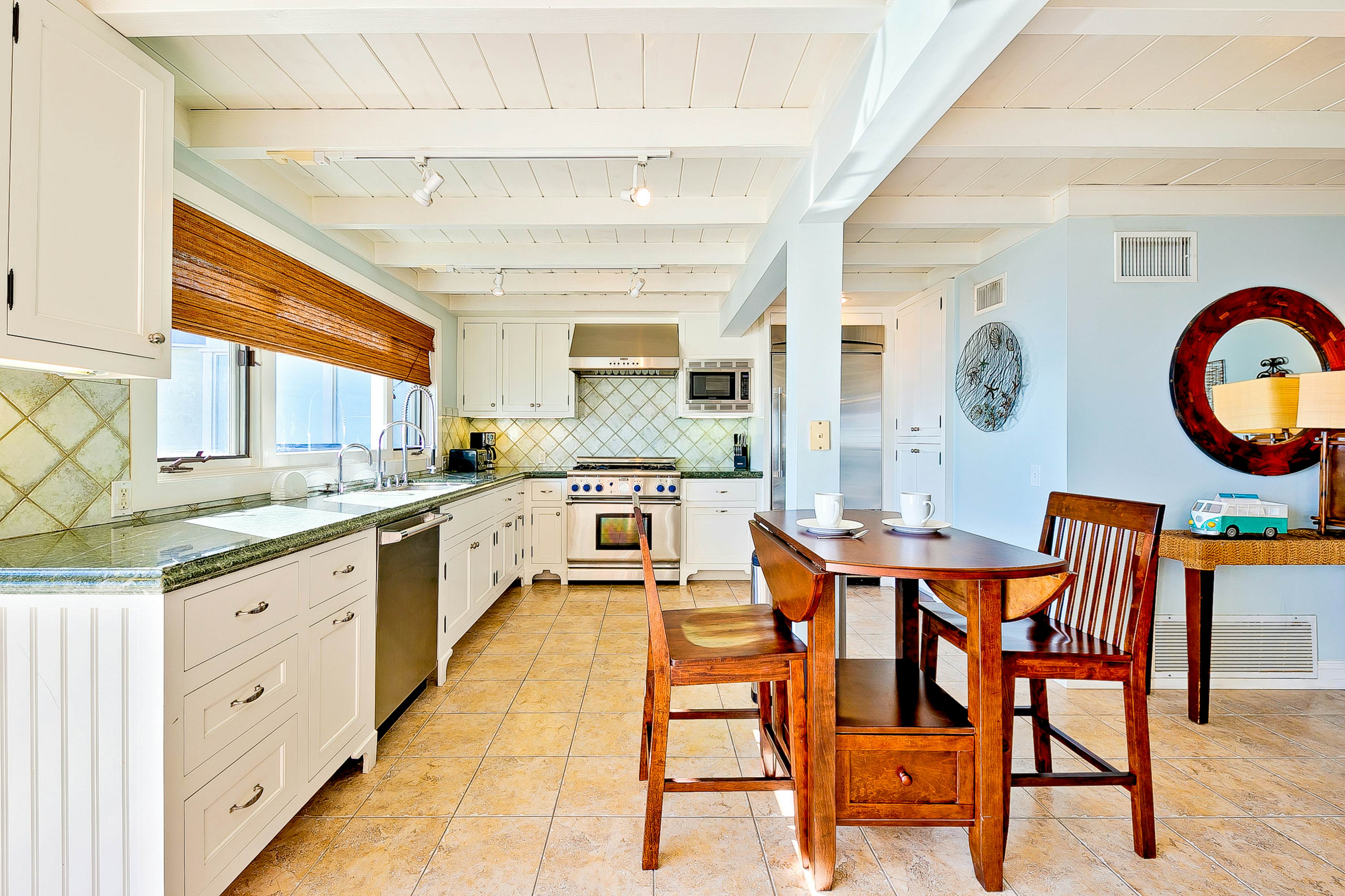 Tommy Bahama Beach Rd II