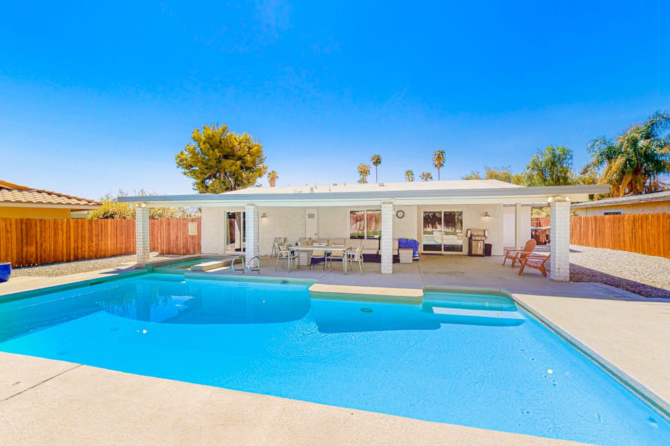 Escape To Palm Desert 27 night minimum rental 3 BD Palm Desert, CA