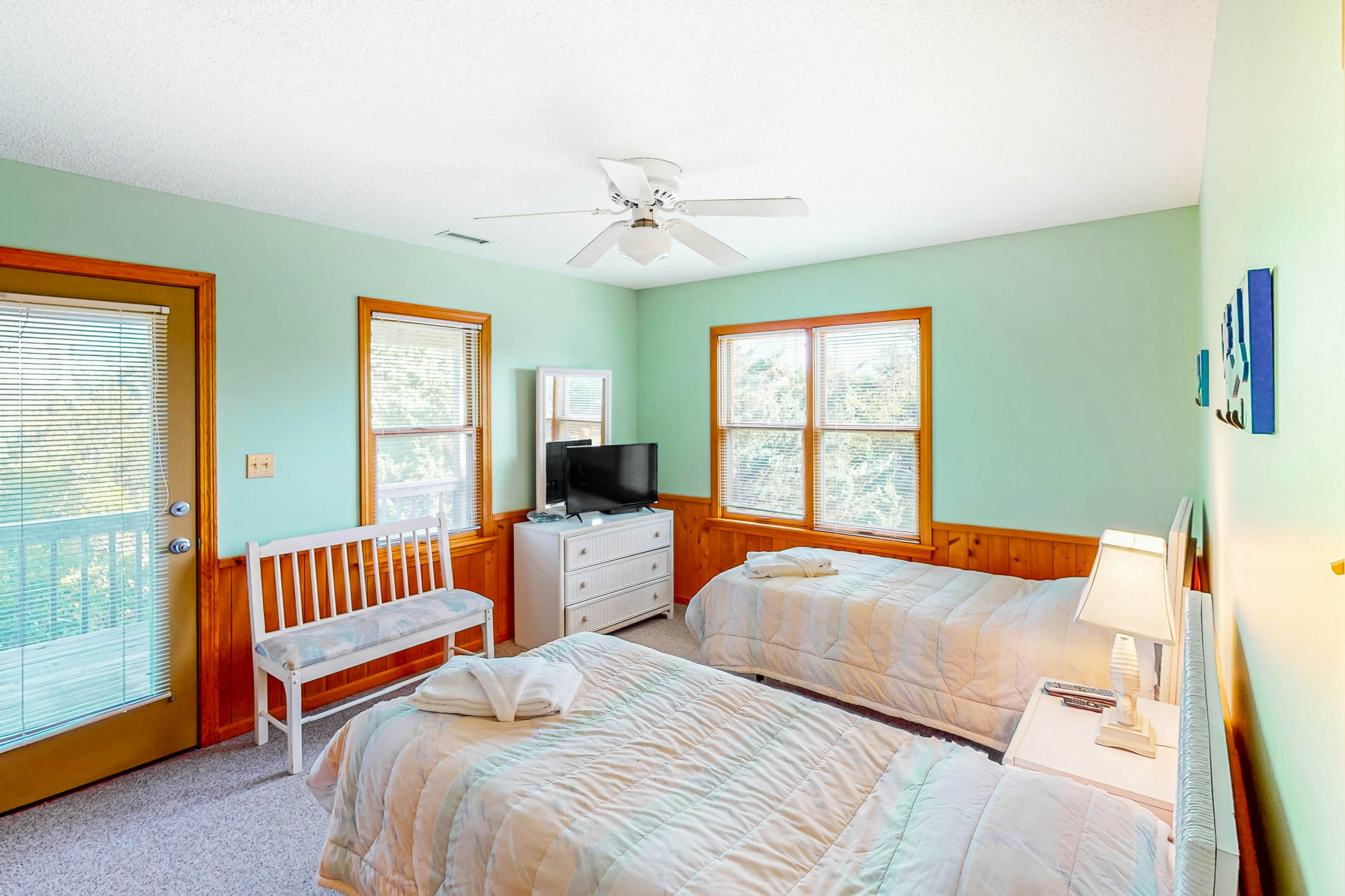 Whitaker Escape 5HHH 4 BD Hatteras, NC Vacation Rental Vacasa