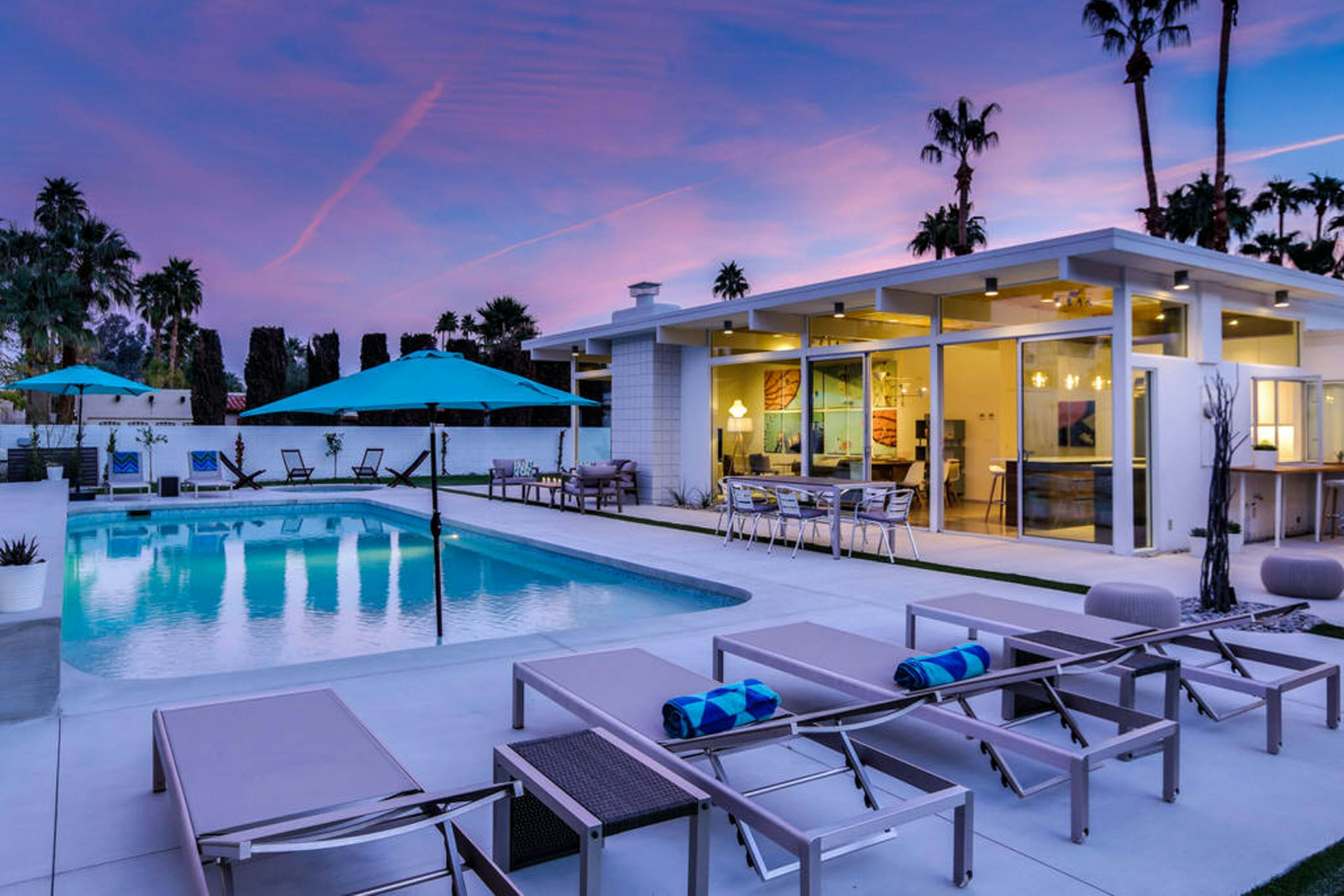 Palm Springs Regal Contemporary - 4106