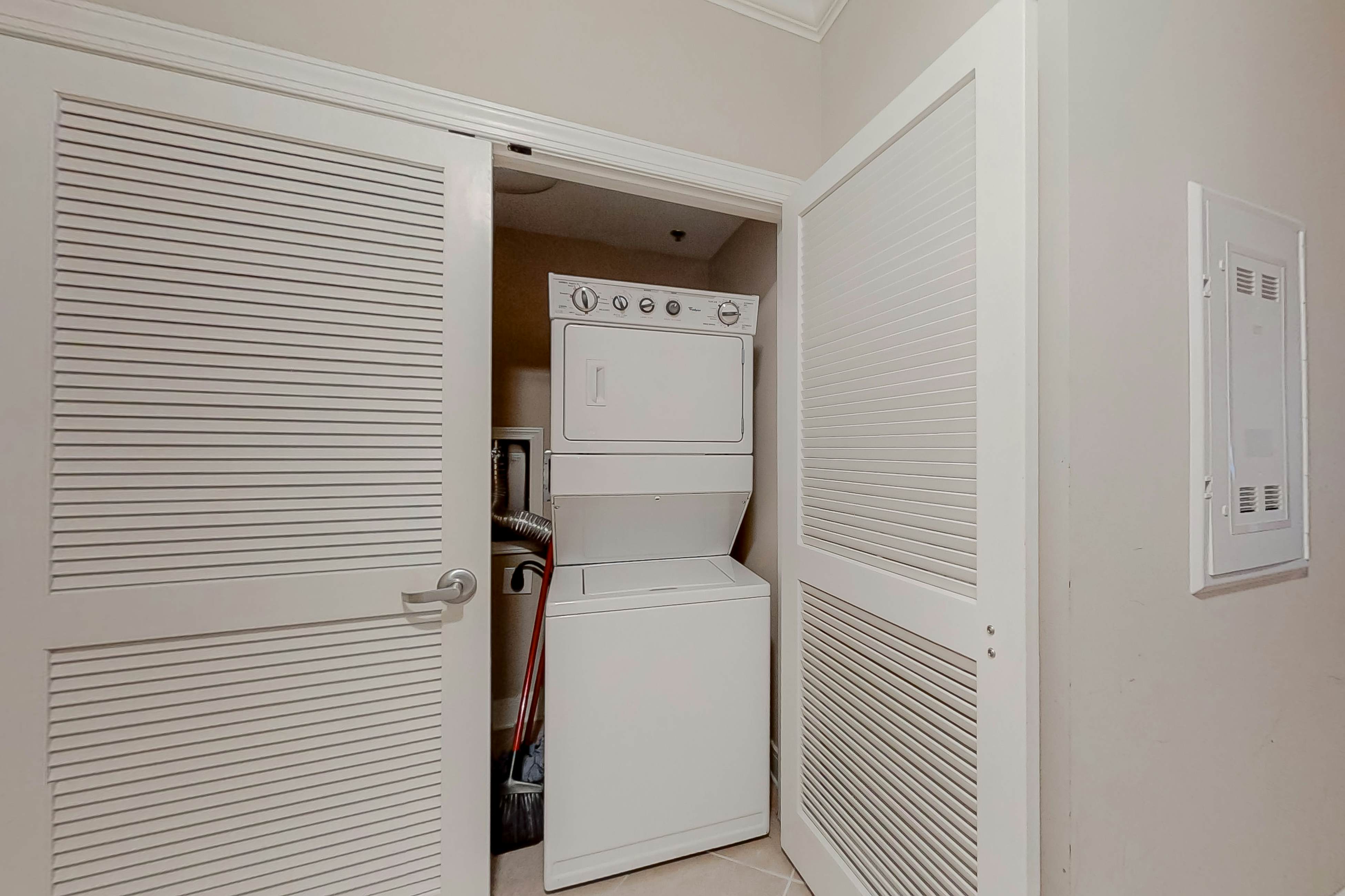 Escapes to the Shores 1604