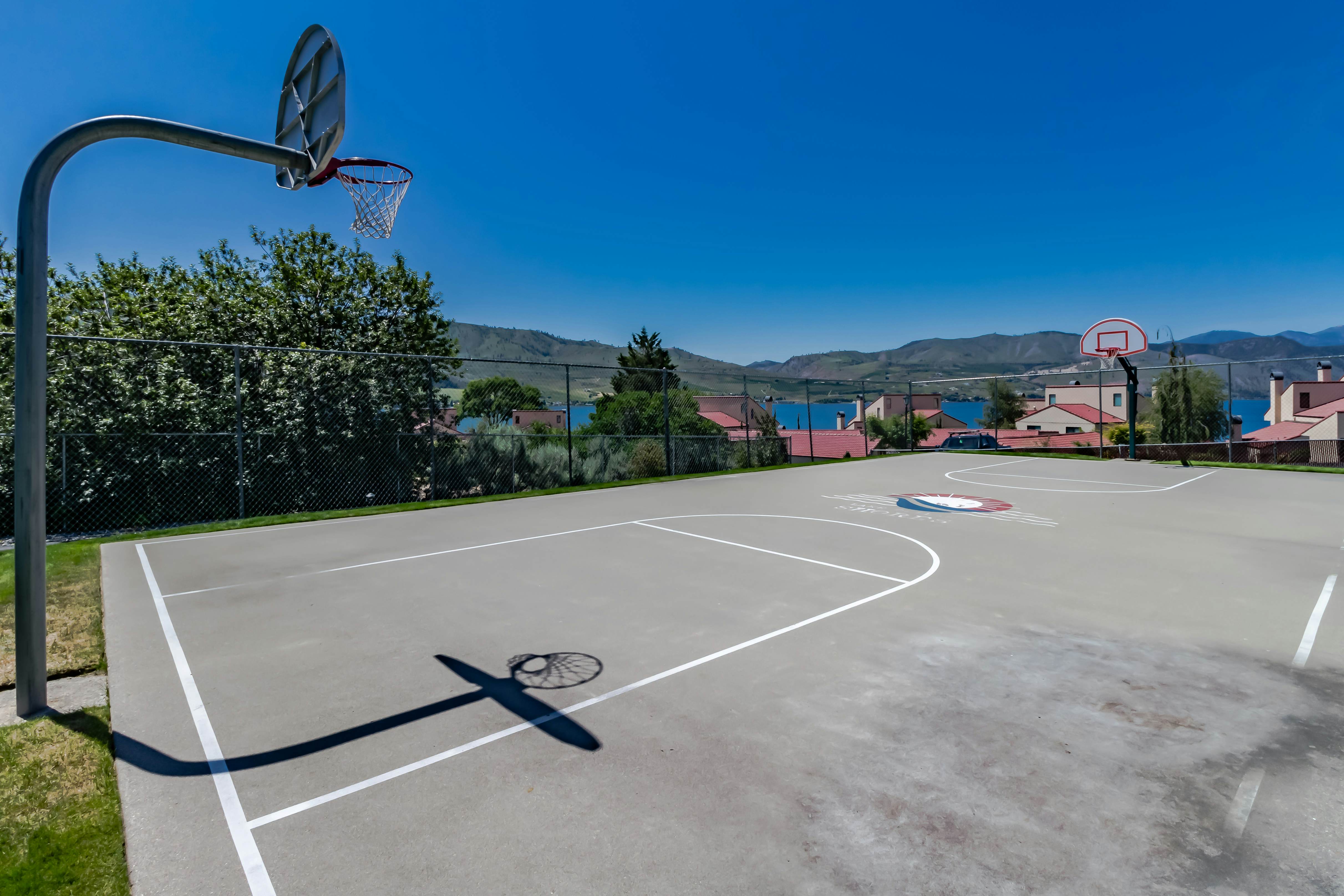 Lake Chelan Shores - A Lakeside Spectacular #17-10