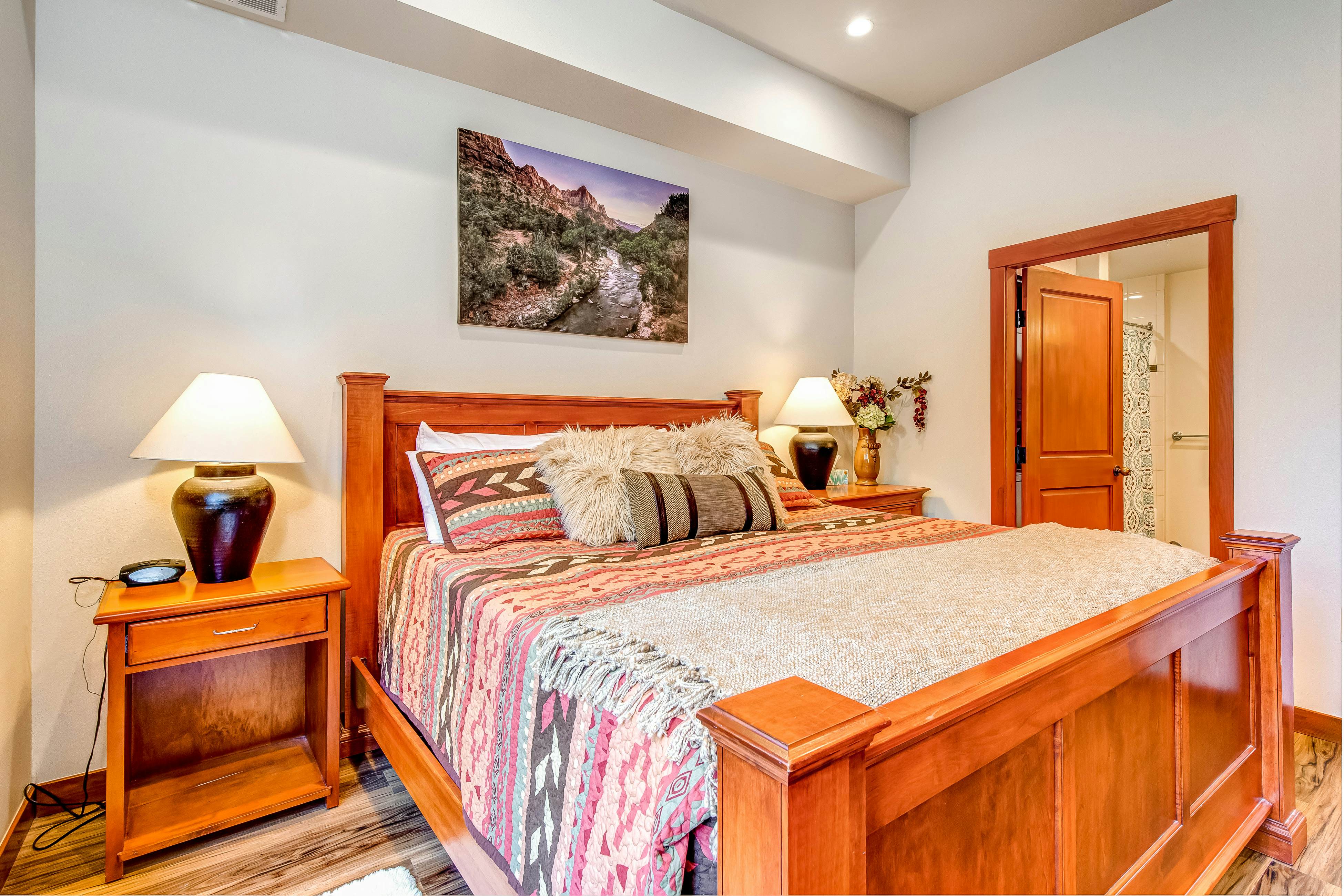 Eagle Springs East 101 - Red-Wing Suite