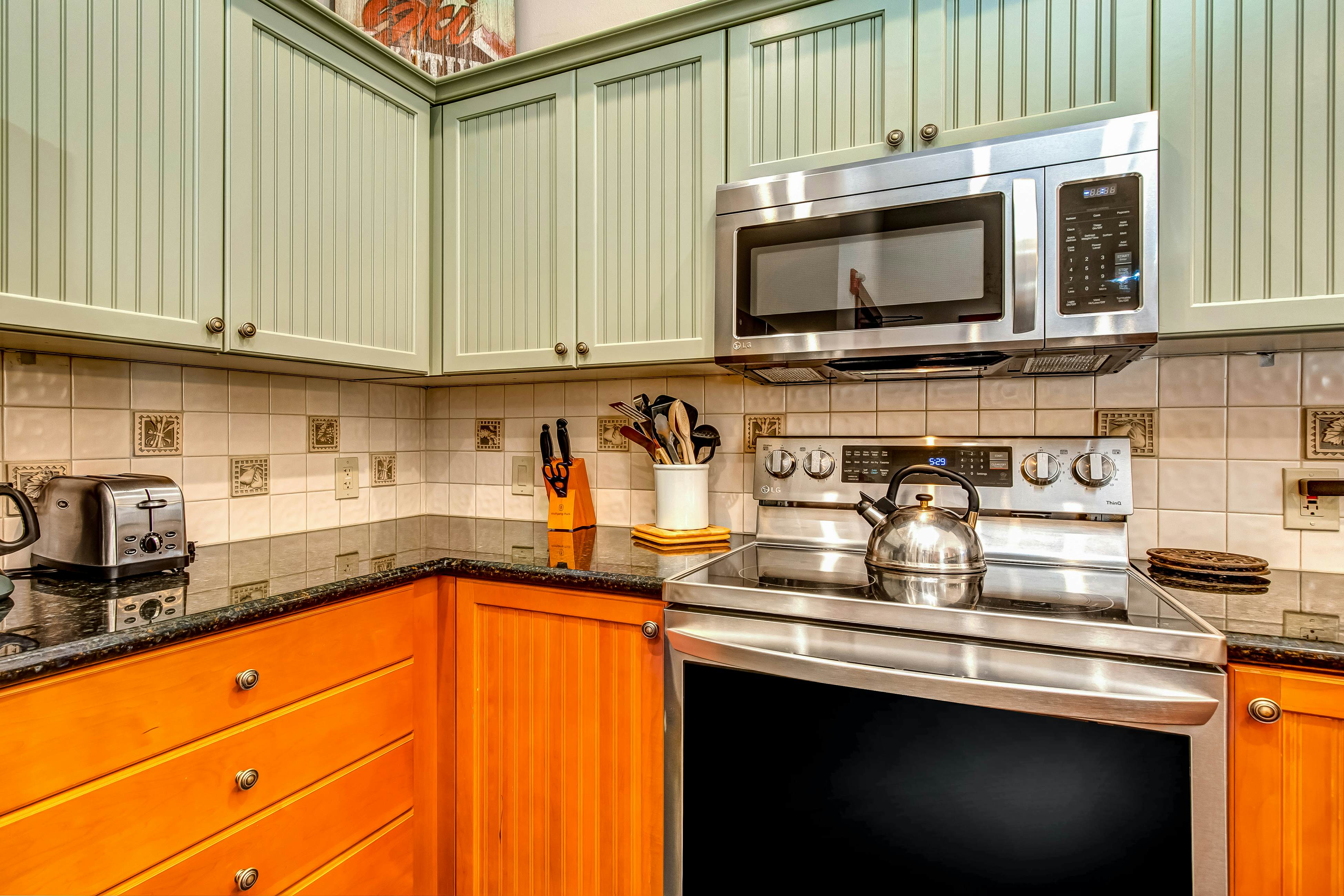 Eagle Springs East 101 - Red-Wing Suite