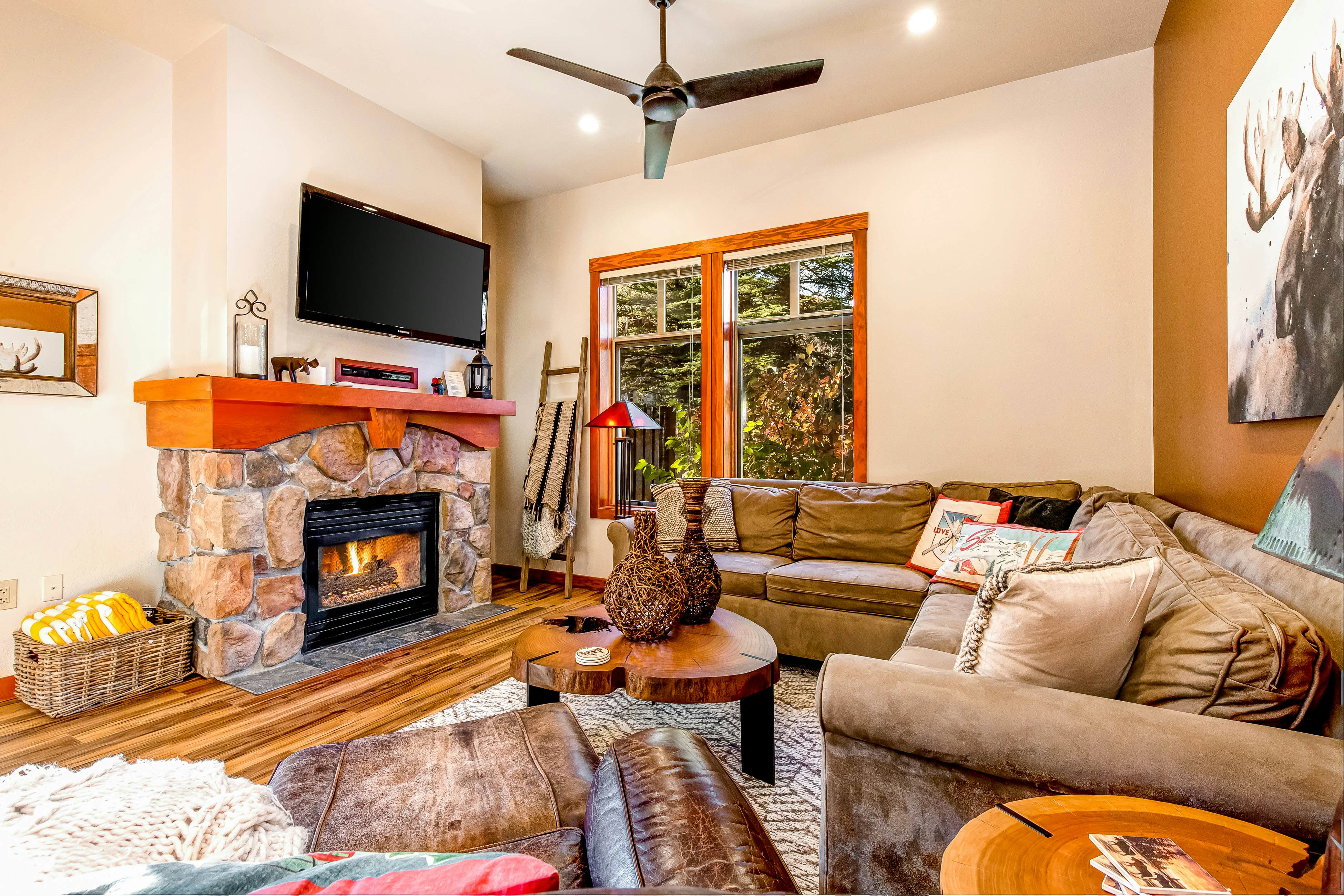 Eagle Springs East 101 - Red-Wing Suite