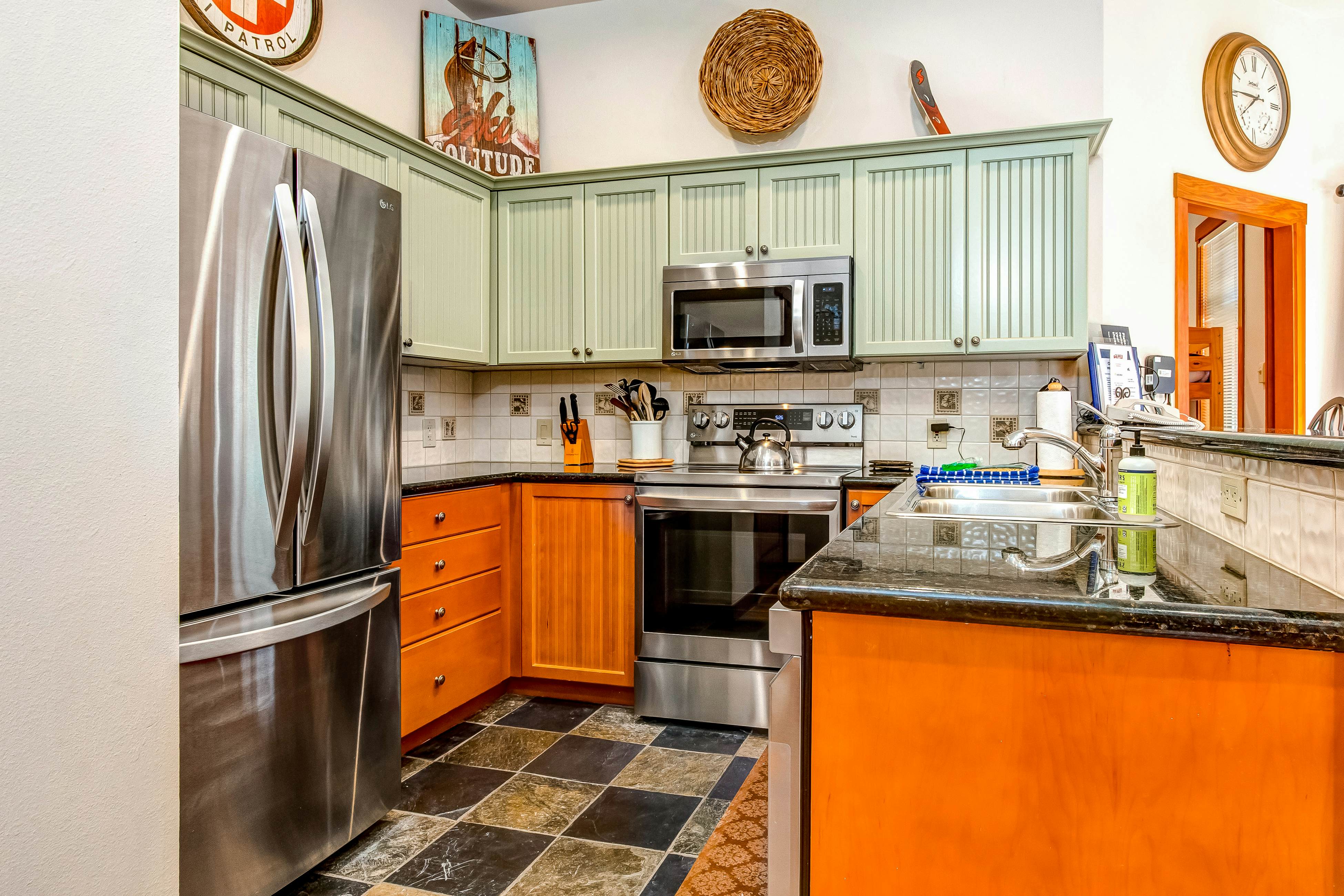 Eagle Springs East 101 - Red-Wing Suite