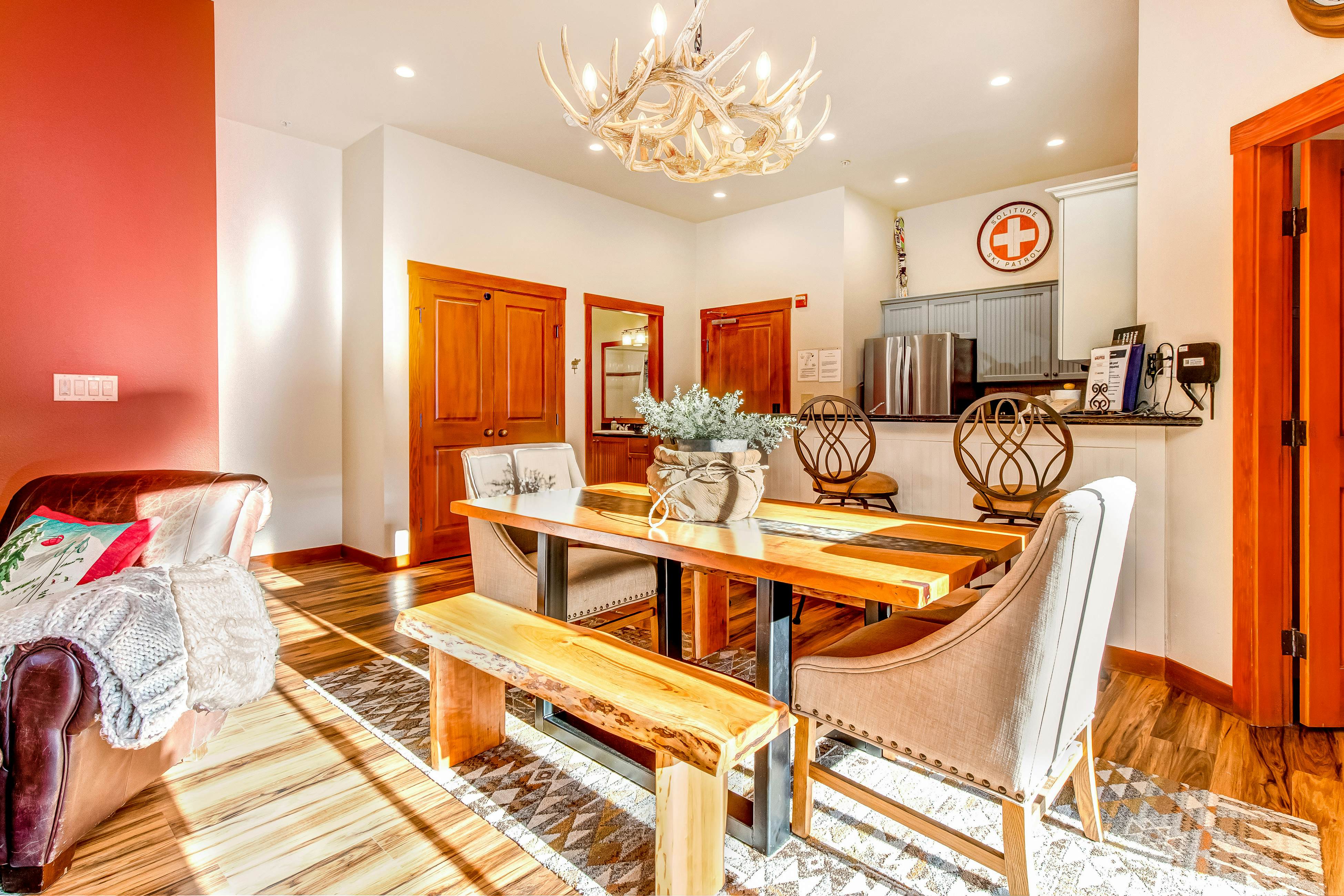 Eagle Springs East 101 - Red-Wing Suite