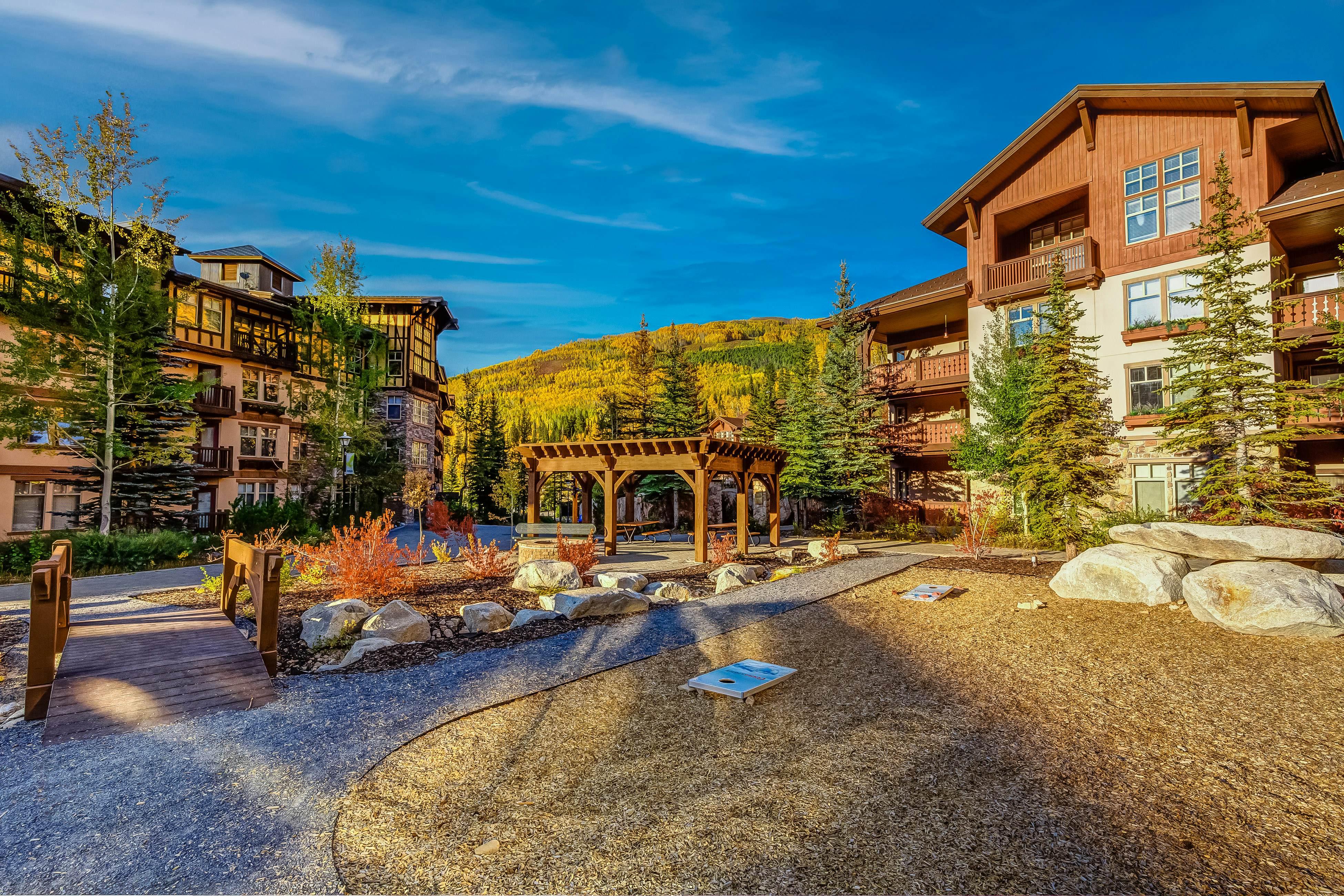 Eagle Springs East 101 - Red-Wing Suite