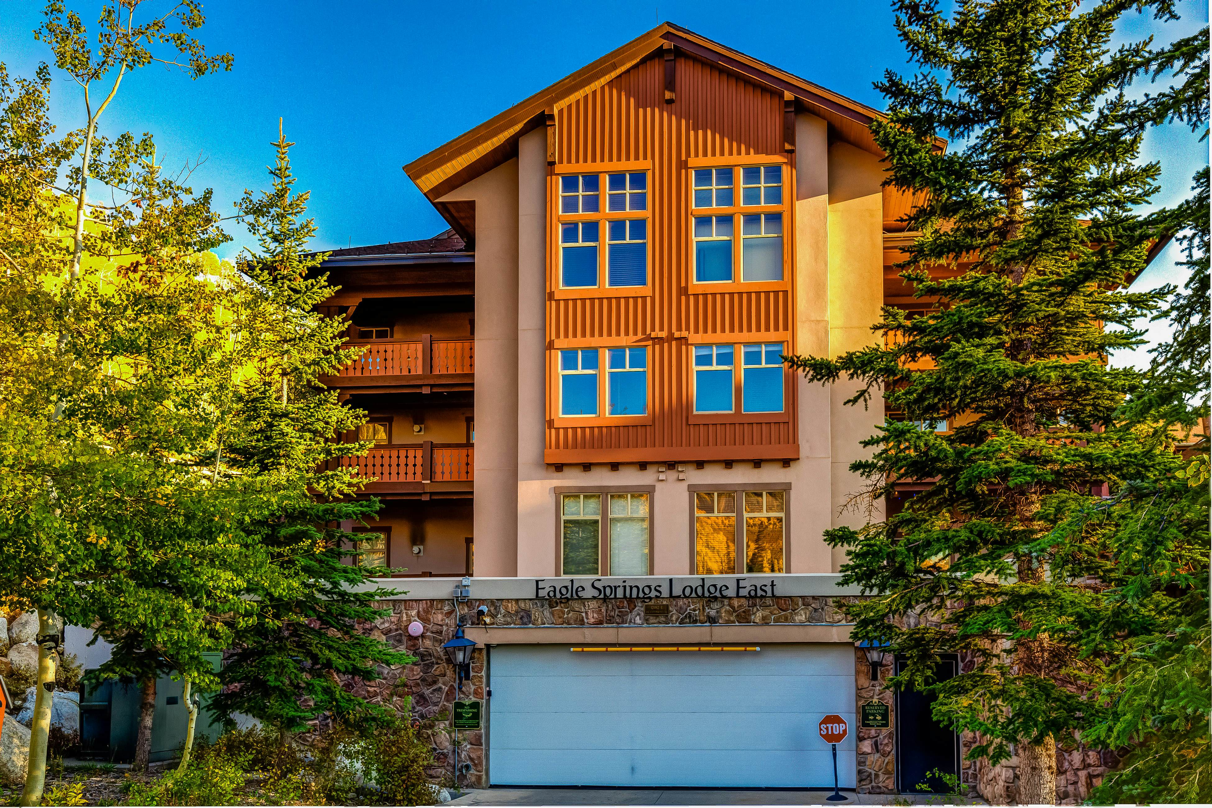 Eagle Springs East 101 - Red-Wing Suite