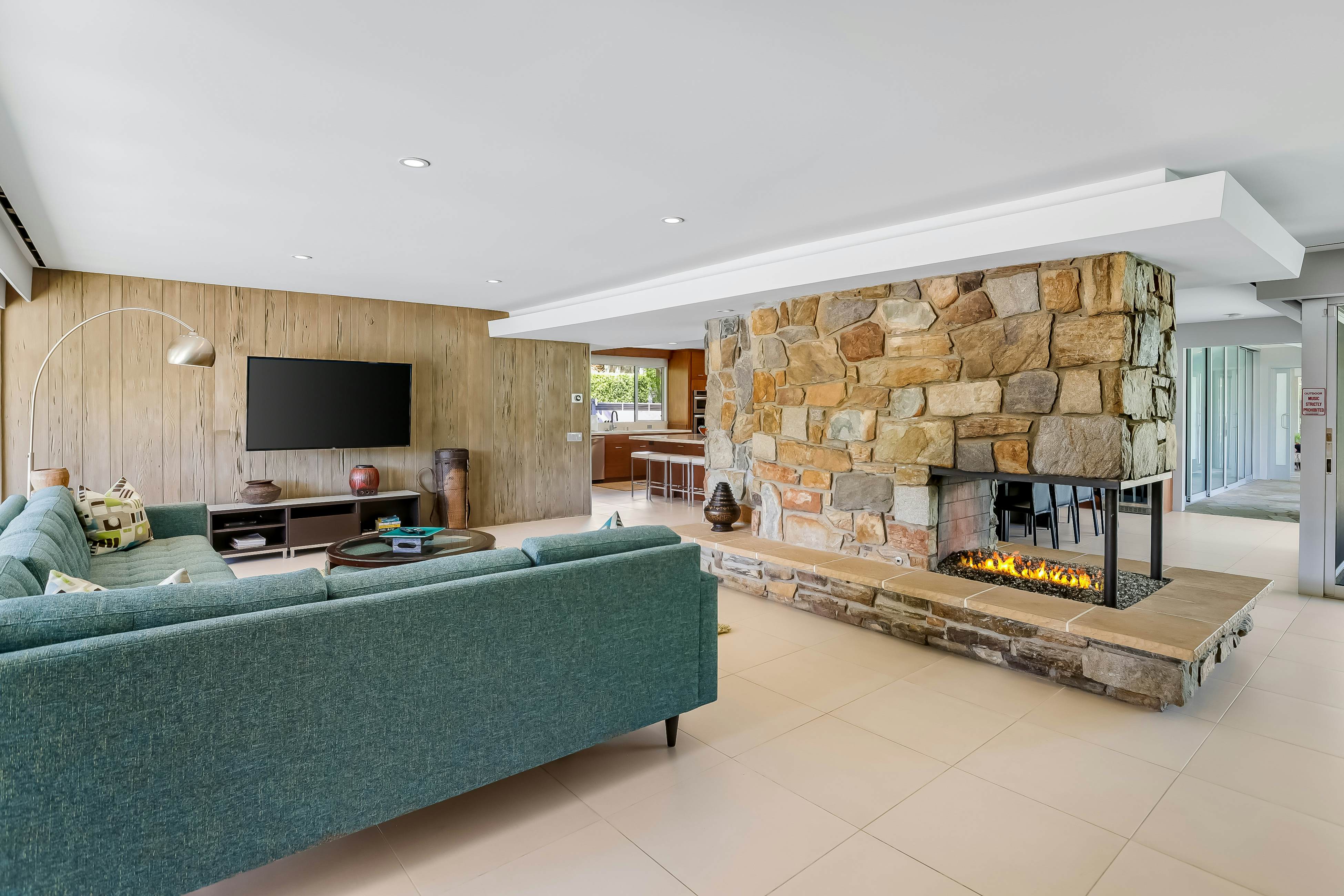 Palm Springs Perfection - 2243