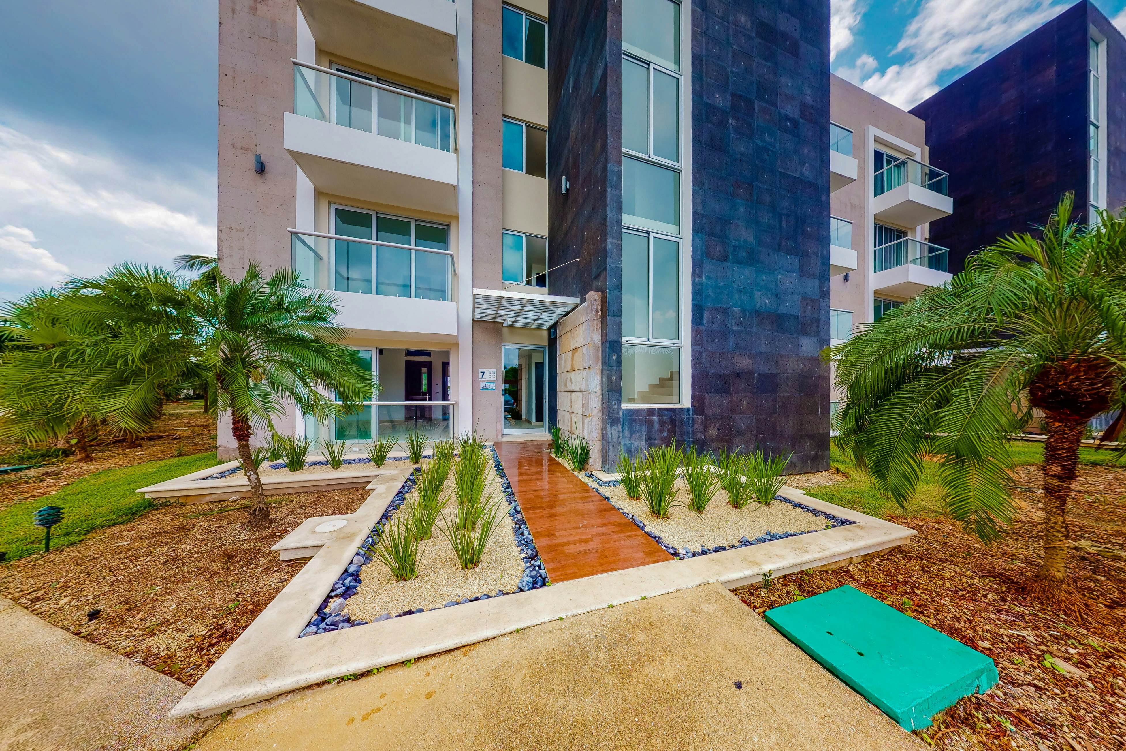 Mareazul Beach Resort Riviera # 725 N