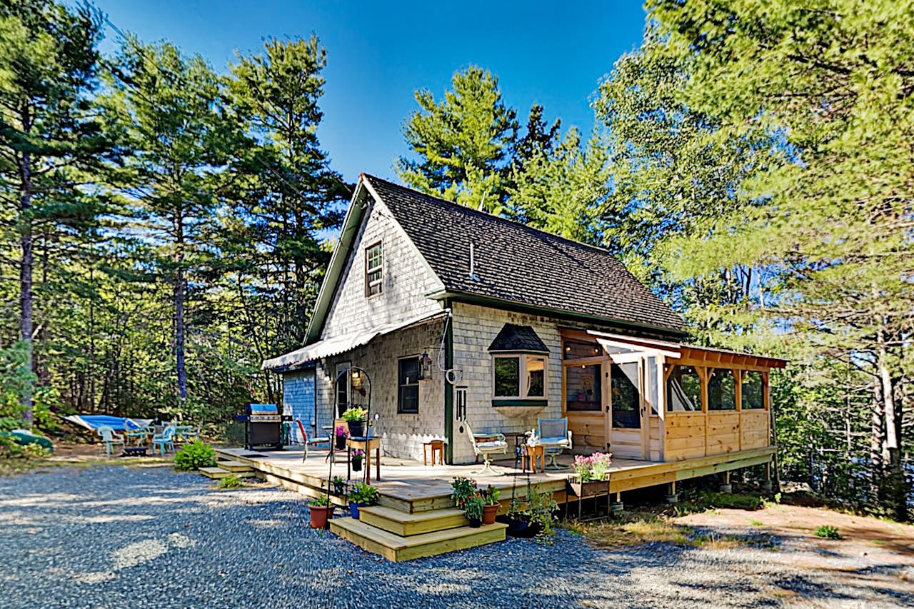 Ellsworth Holiday 2 BD Ellsworth, ME Vacation Rental Vacasa