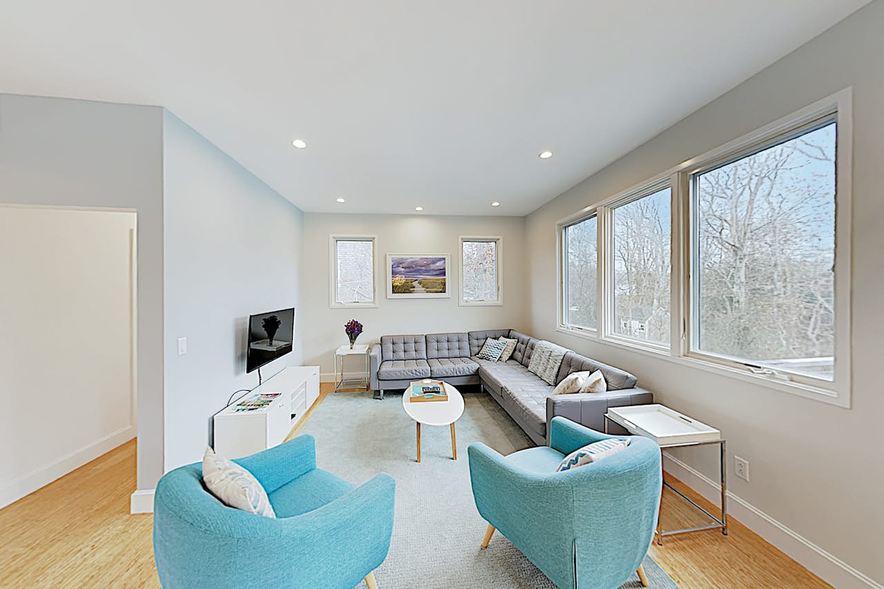 Modern Vineyard Haven Home 4 BD Vineyard Haven, MA Vacation Rental