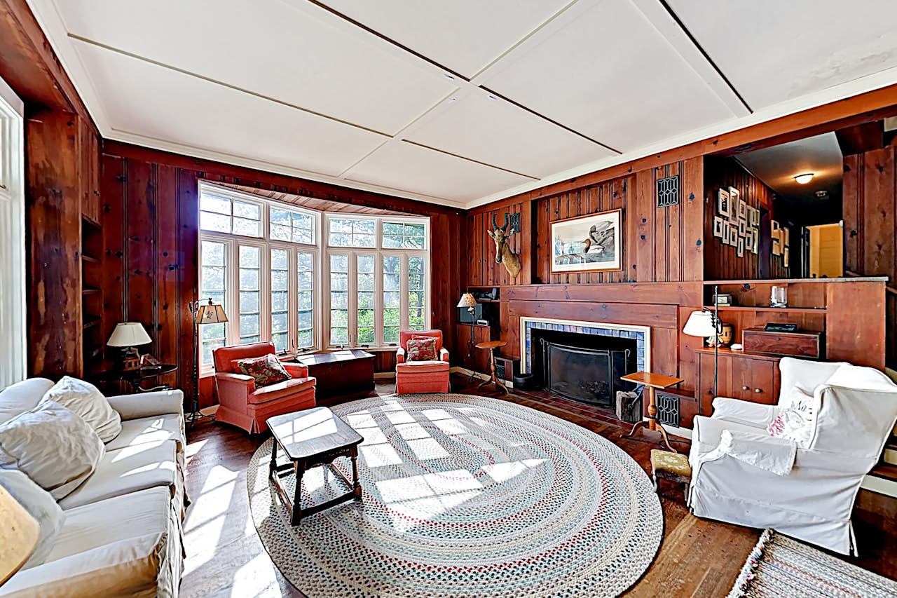 Waquoit Bay Bungalow 3 BD East Falmouth, MA Vacation Rental Vacasa