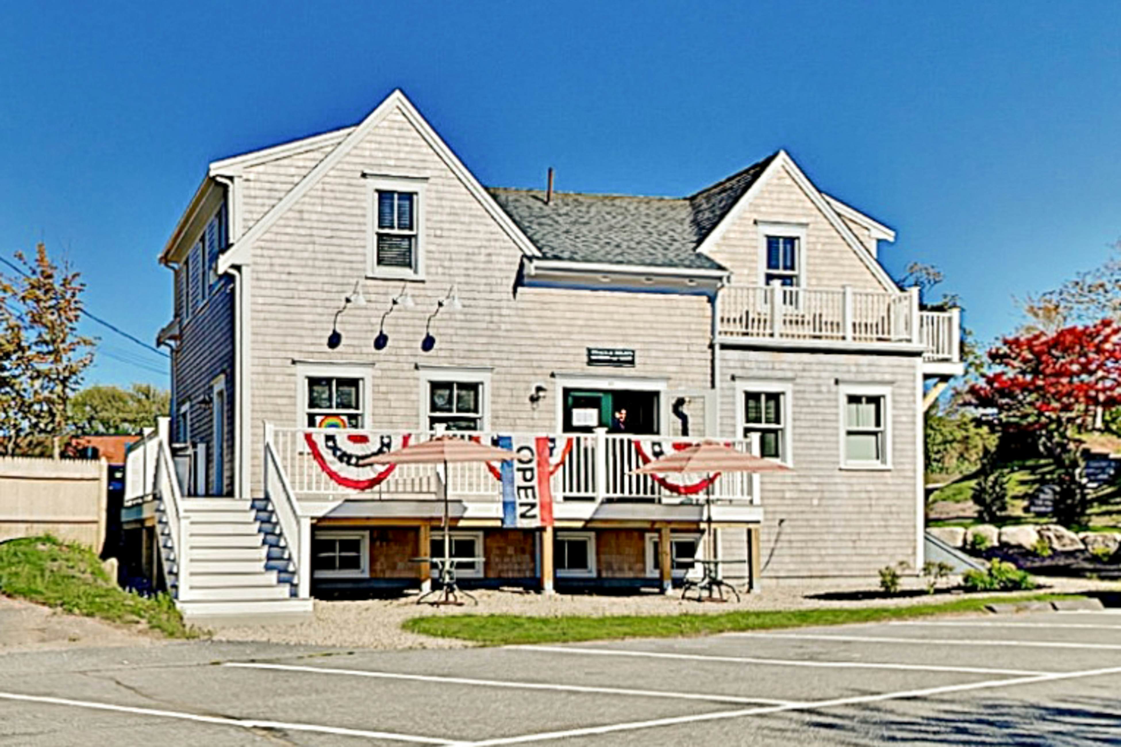 Charming Downtown Chatham Condo 1 BD Chatham, MA Vacation Rental Vacasa