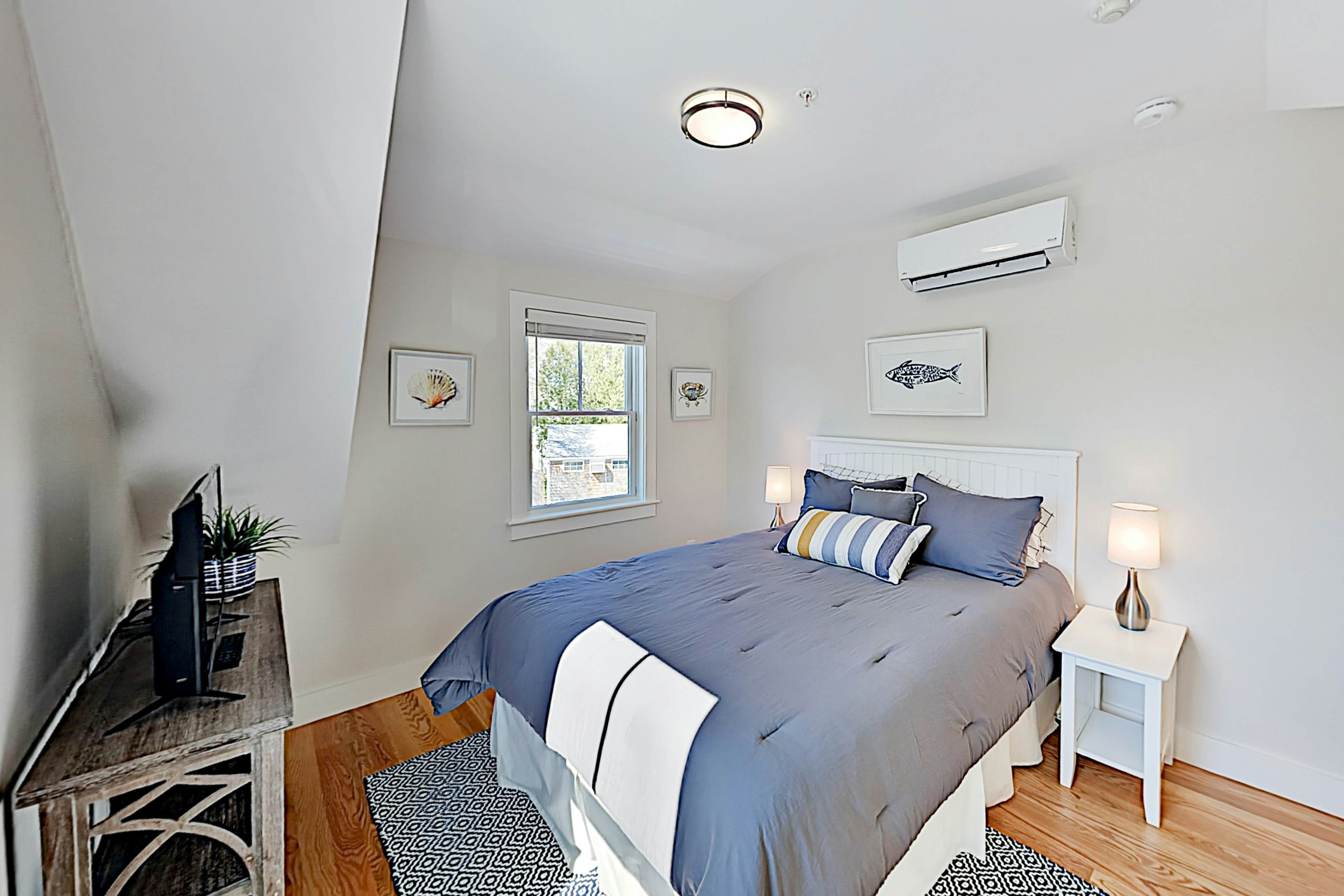 Charming Downtown Chatham Condo 1 BD Chatham, MA Vacation Rental Vacasa