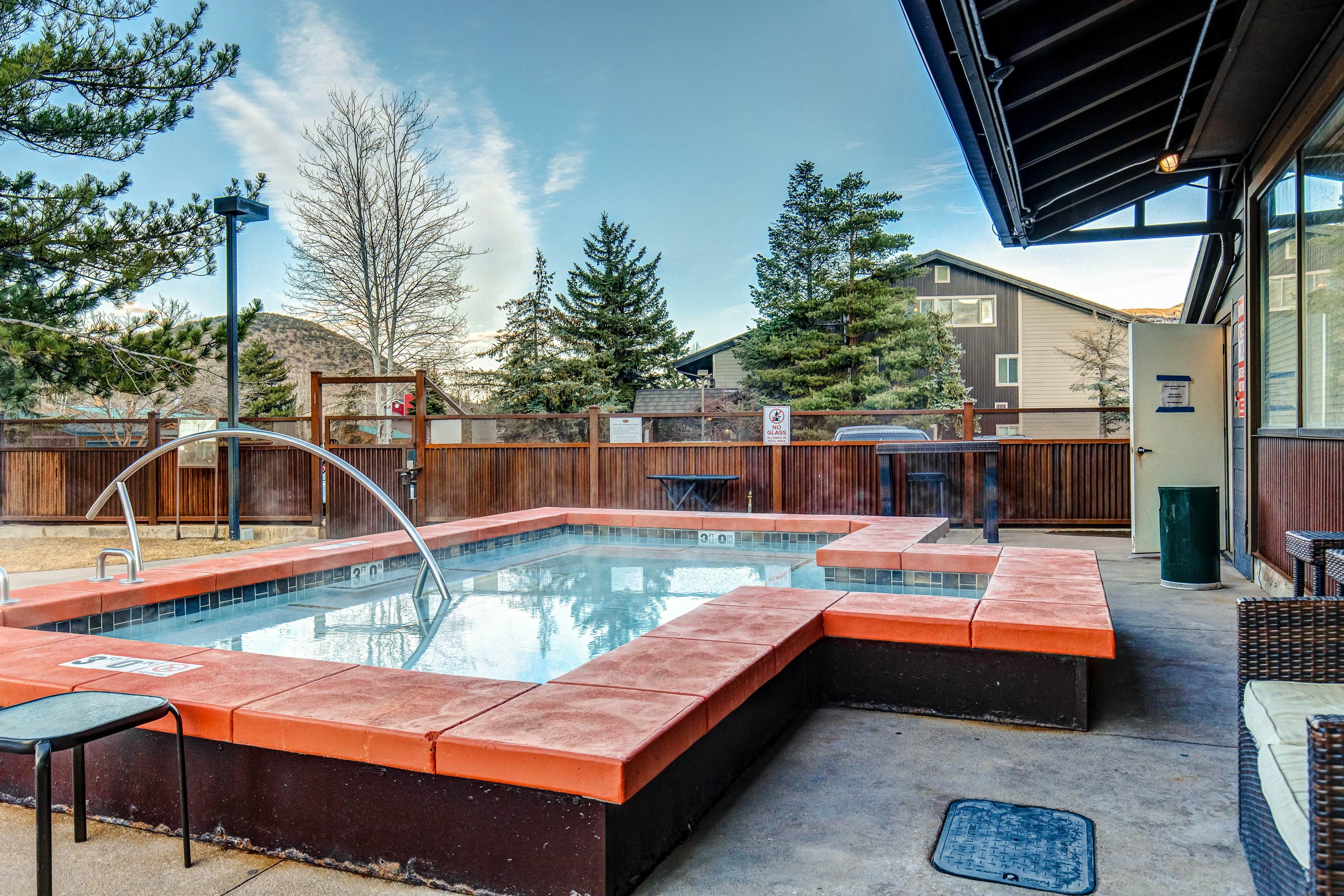 Quaint Prospector Lodge Studio #729