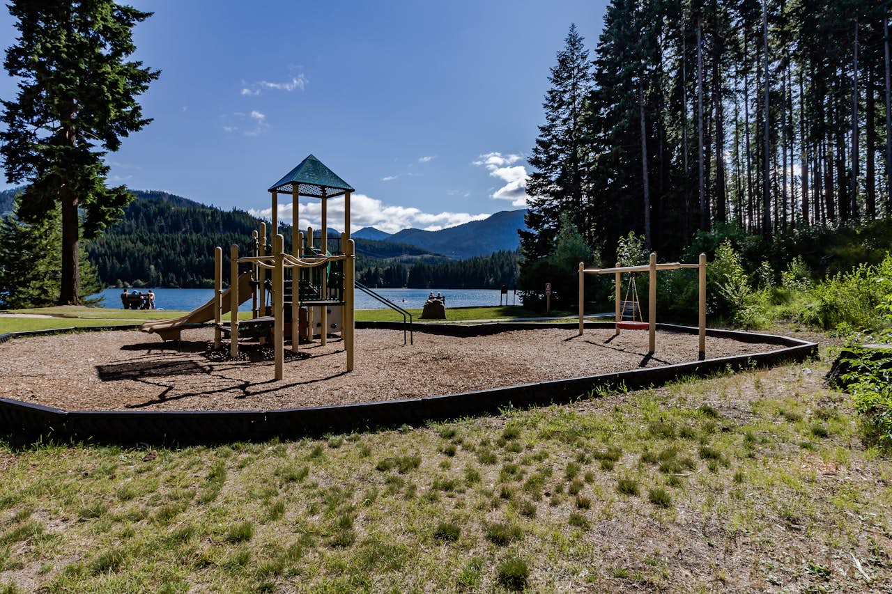 Cabin in the Woods 1 BD Vacation Rental in Easton, WA Vacasa