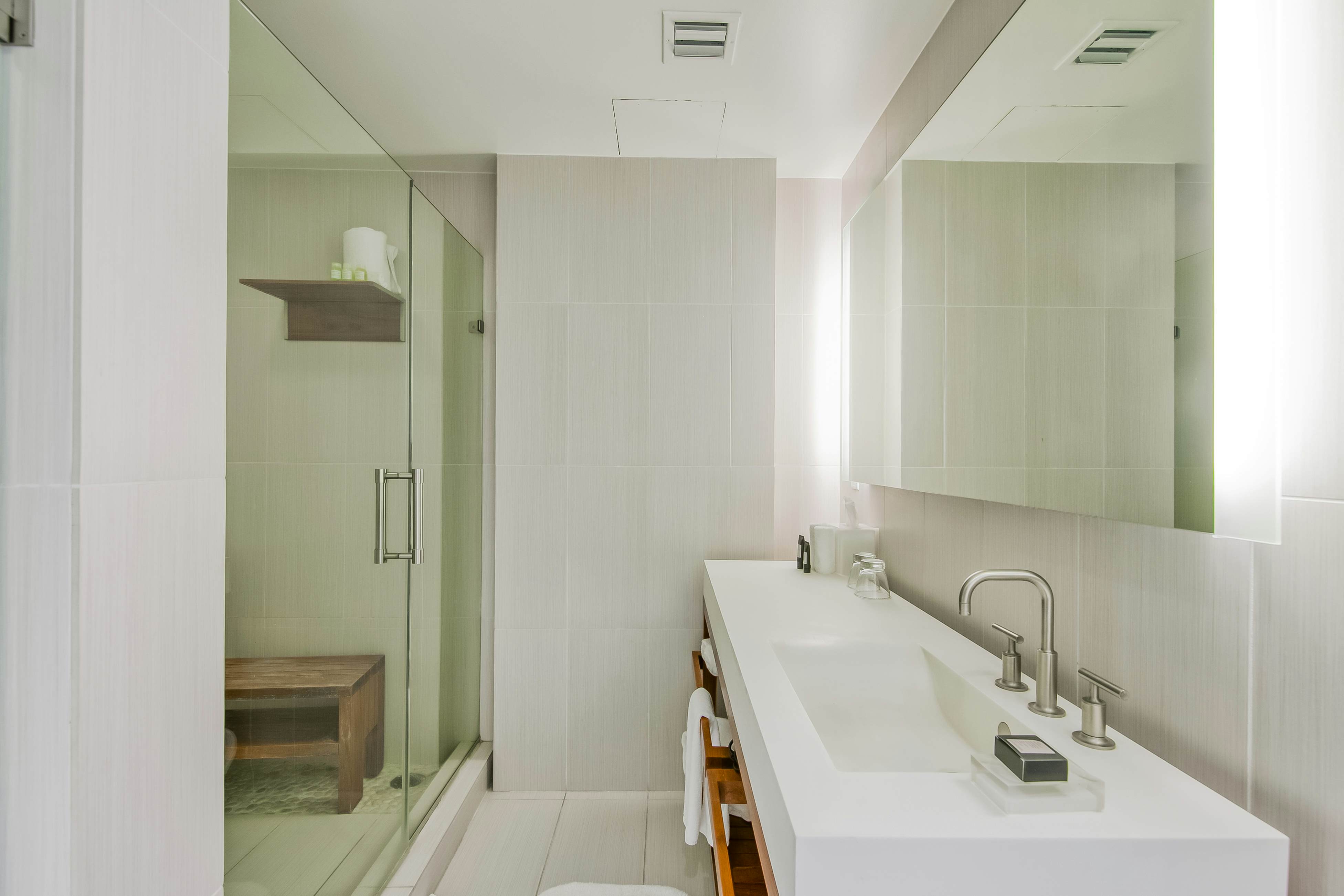 The W - Beach & Sun - #1802