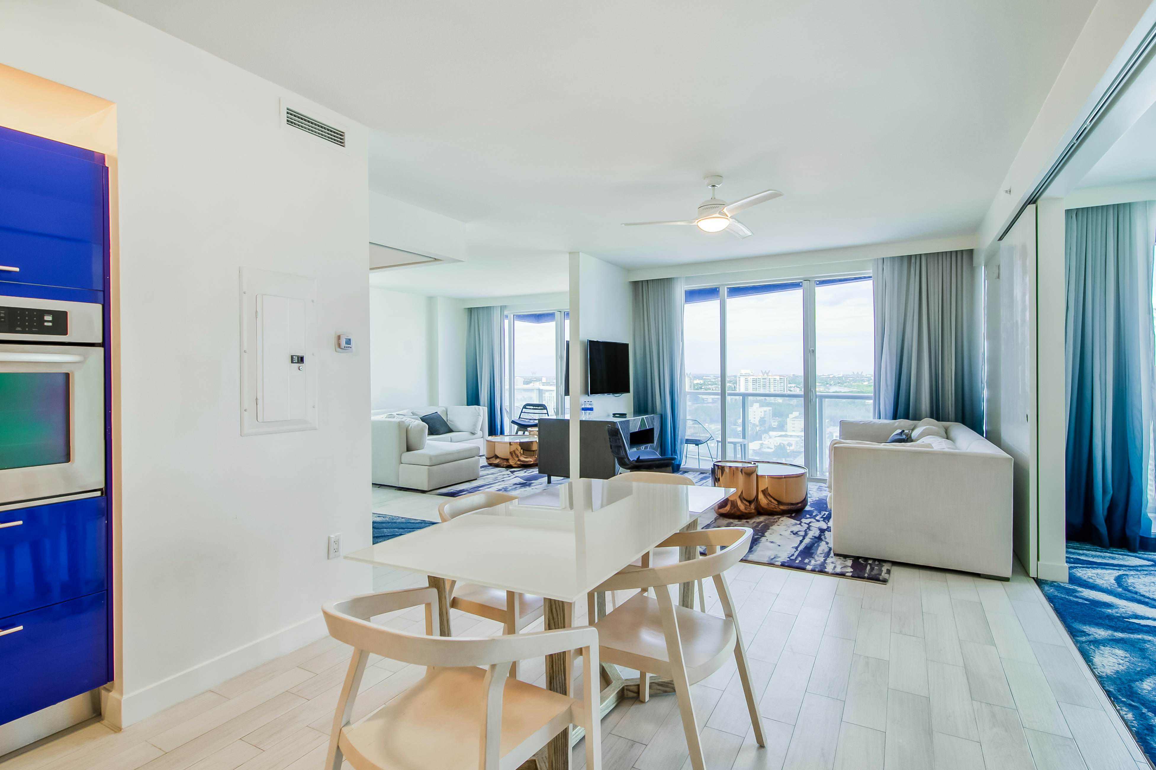 The W - Beach & Sun - #1802