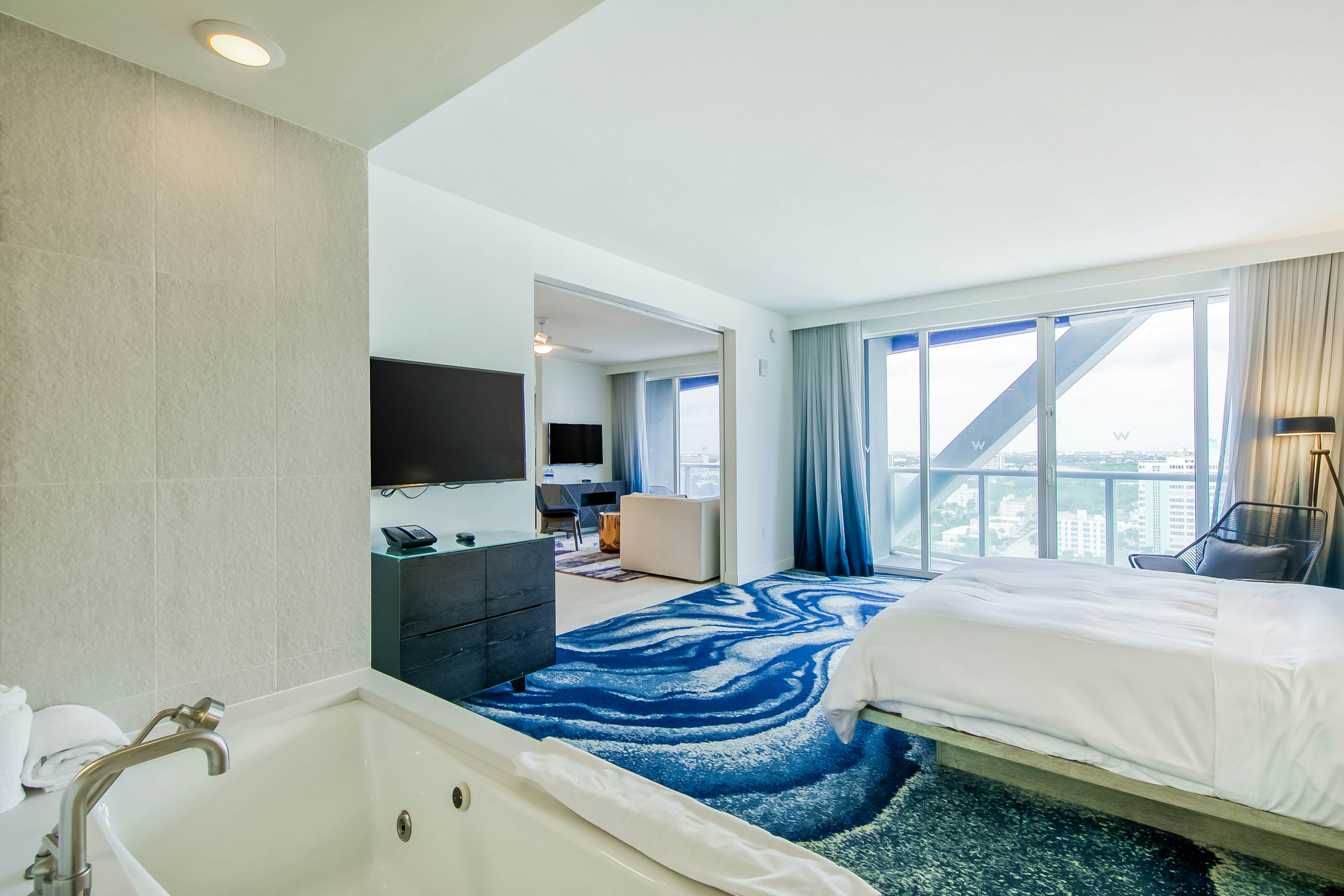 The W - Beach & Sun - #1802