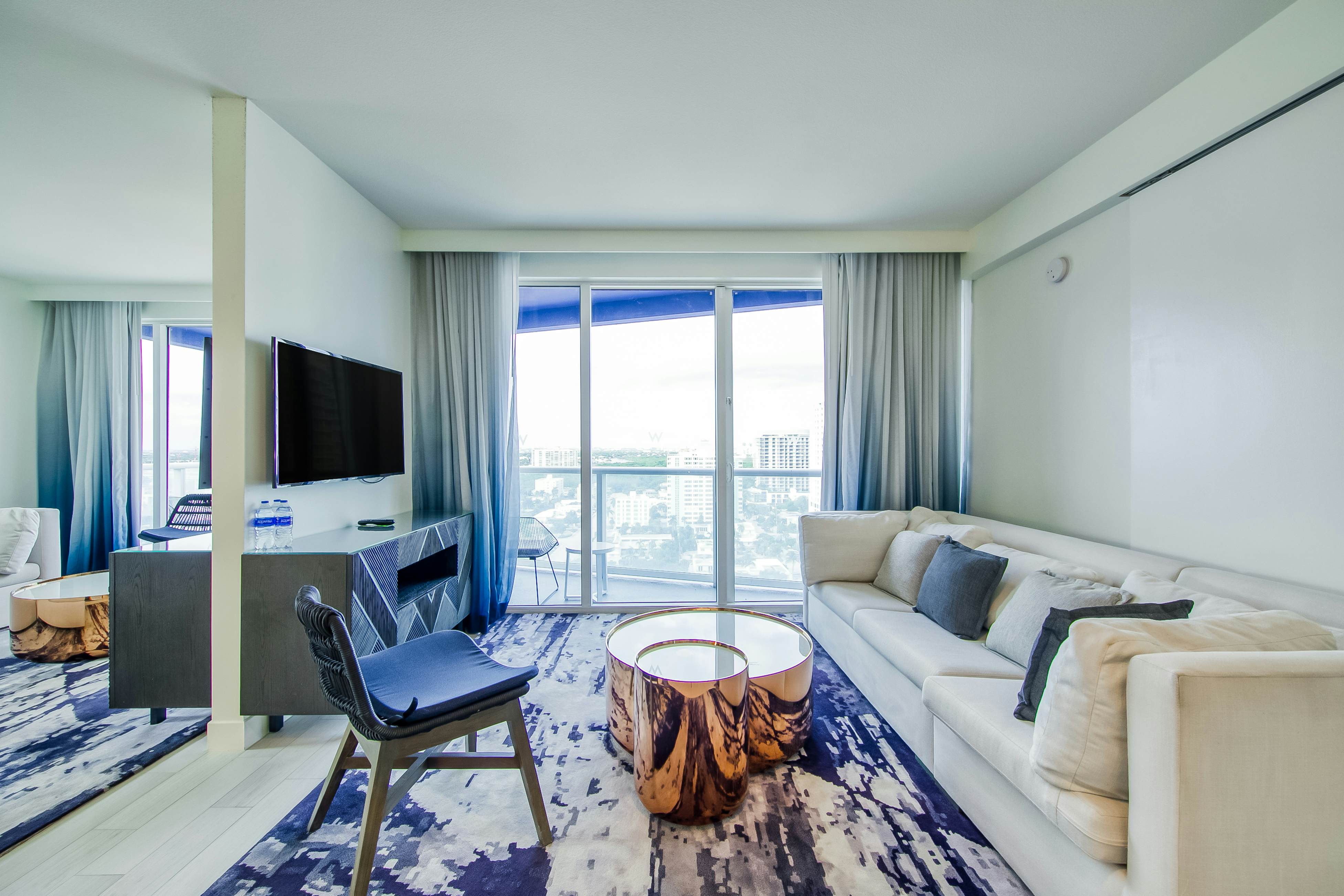 The W - Beach & Sun - #1802