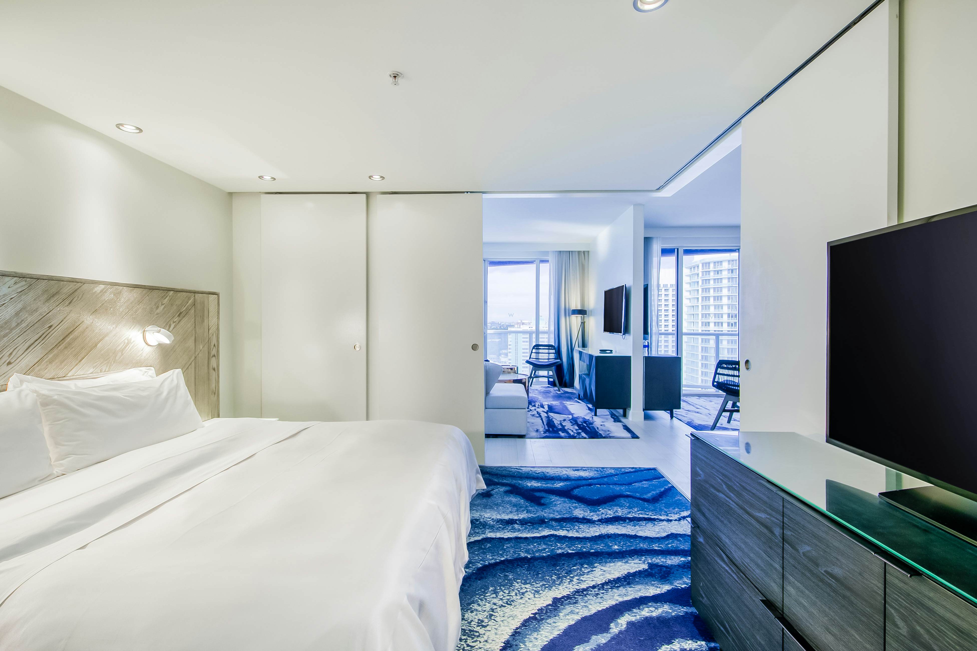 The W - Beach & Sun - #1802