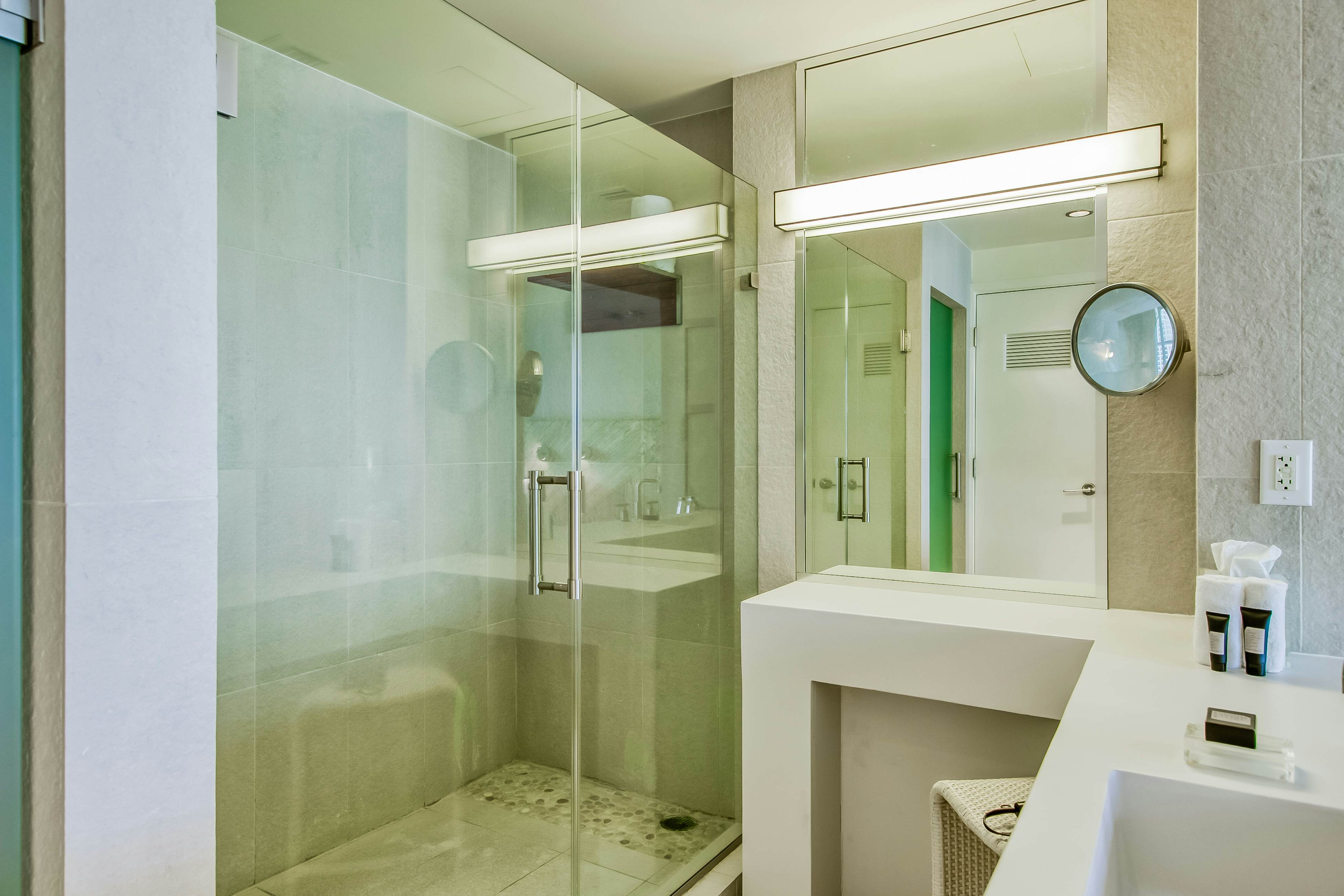 The W - Beach & Sun - #1802