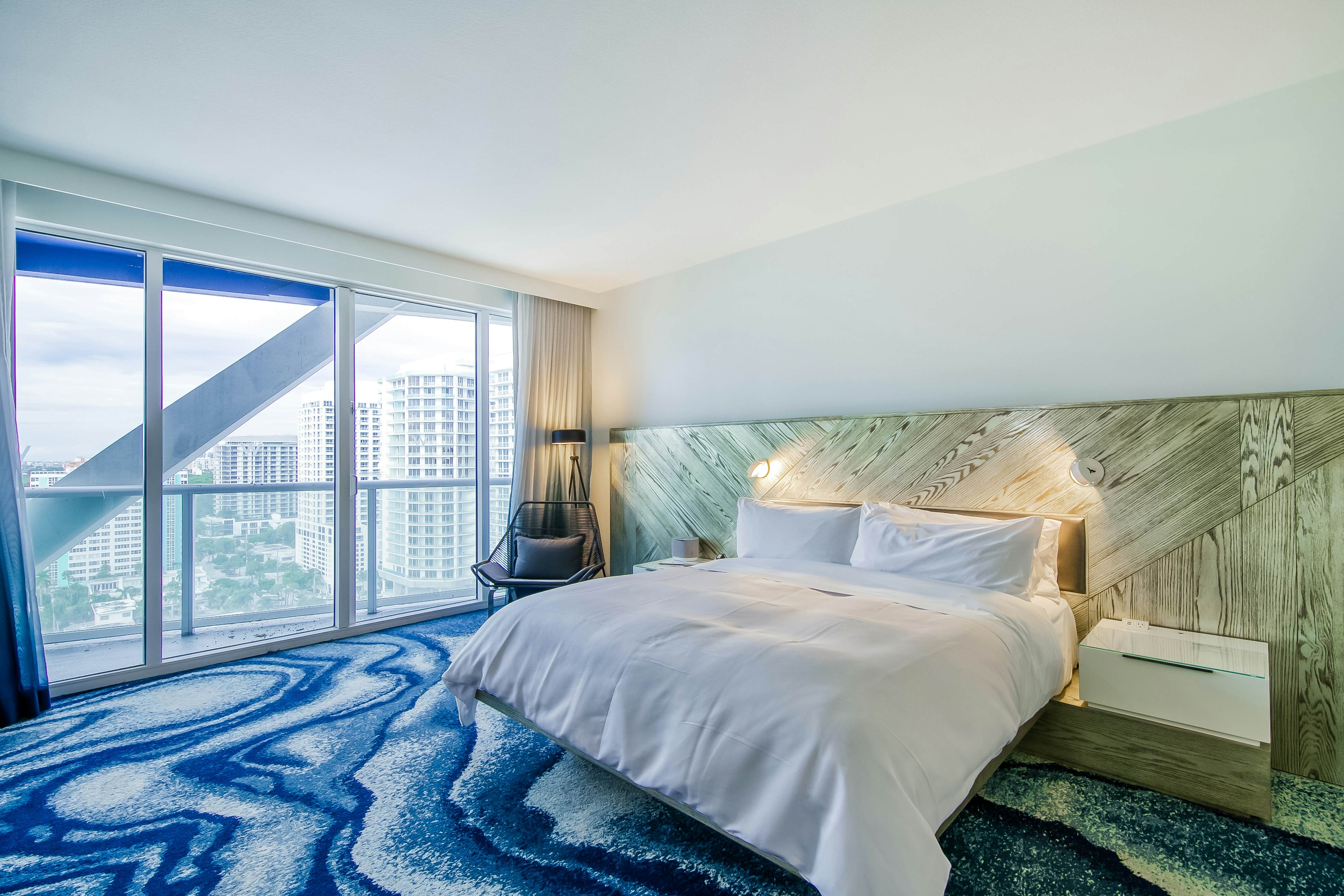 The W - Beach & Sun - #1802