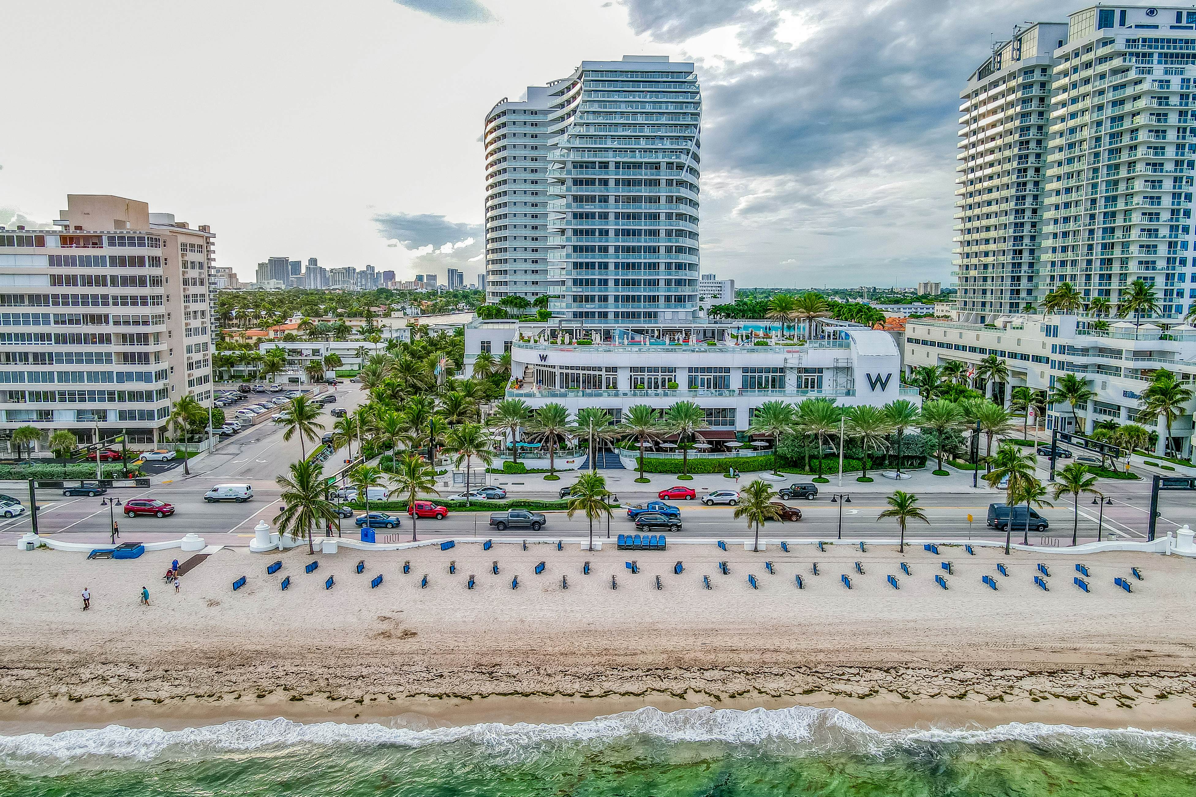 The W - Beach & Sun - #1802