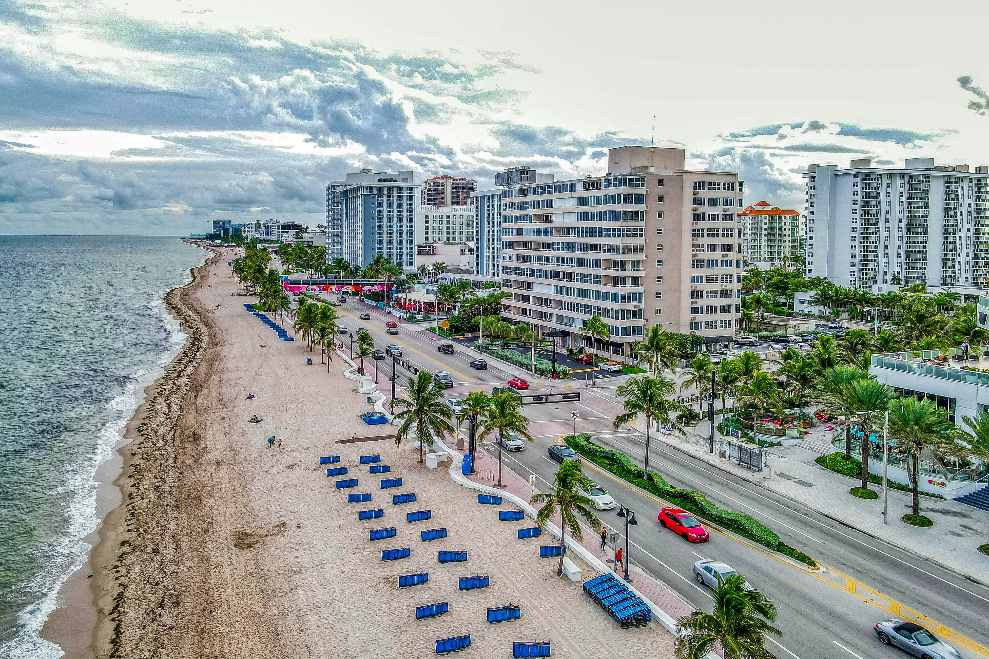 The W - Beach & Sun - #1802