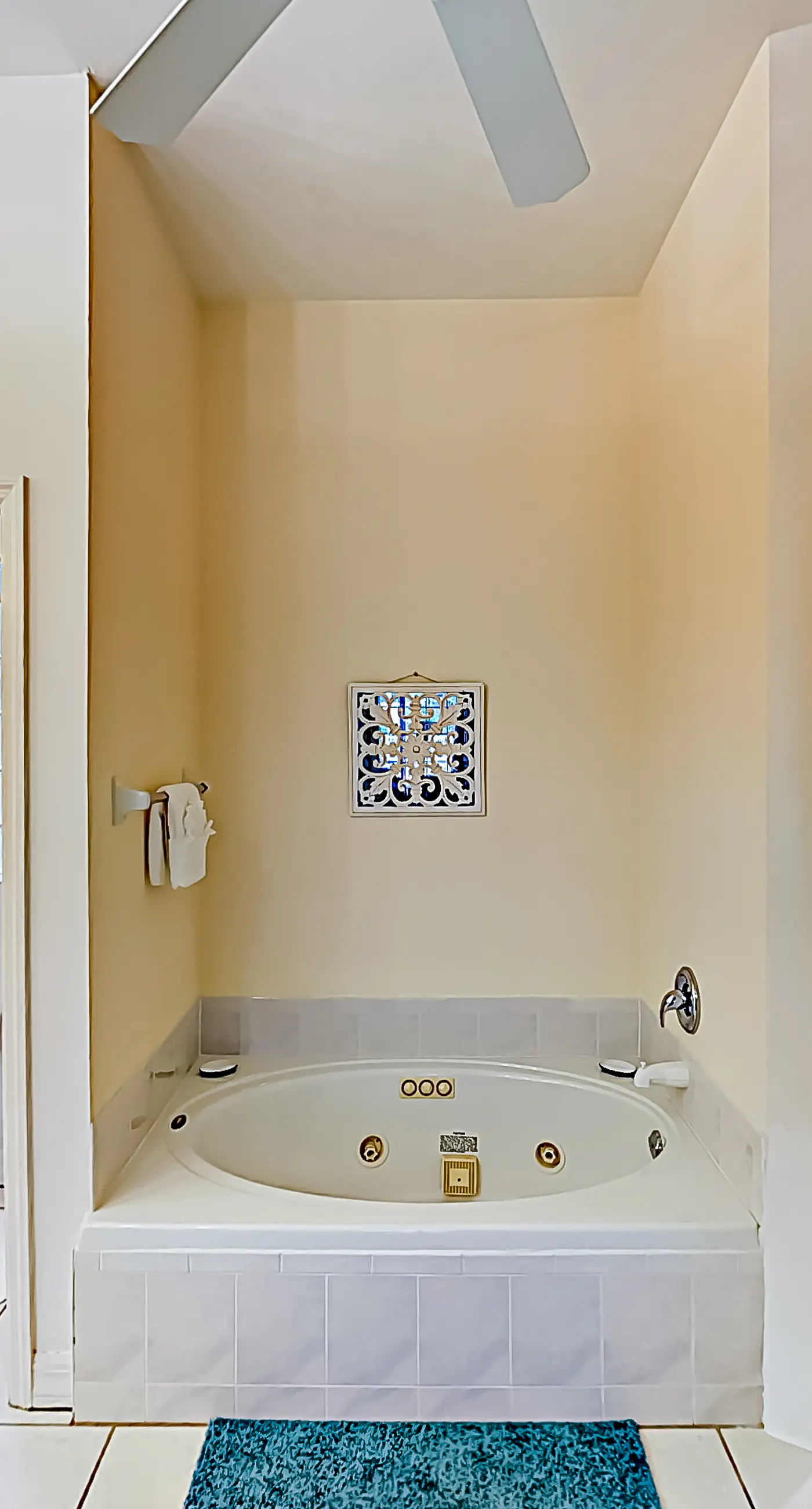 Palm Paradise Escape